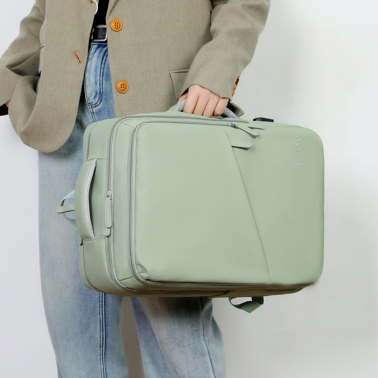 Multi-Pocket USB Travel Backpack — Voyager Travel Max - Laptops up to 16"
