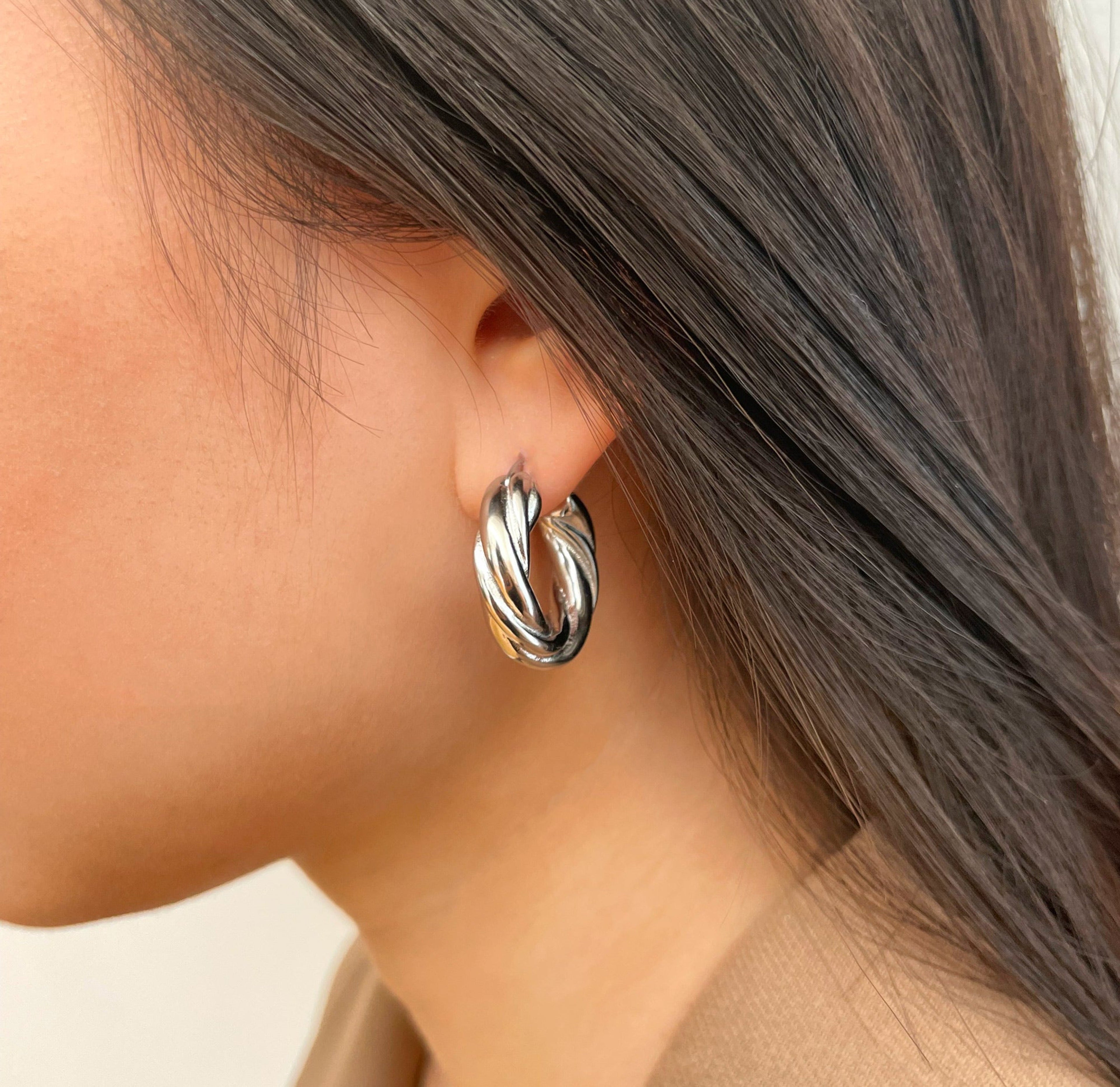 DONNA SILVER SMALL CHUNKY TWIST HOOP EARRINGS