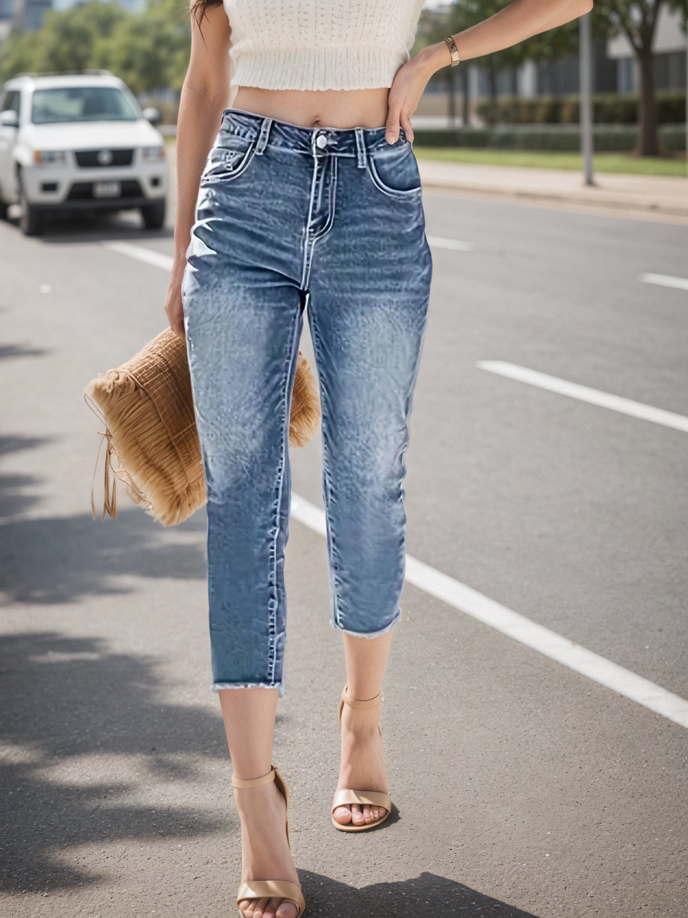 Women's Jeans With Fringe Hem, Built-in Zipper Closure, Straight Cut, Women's Cropped Jeans