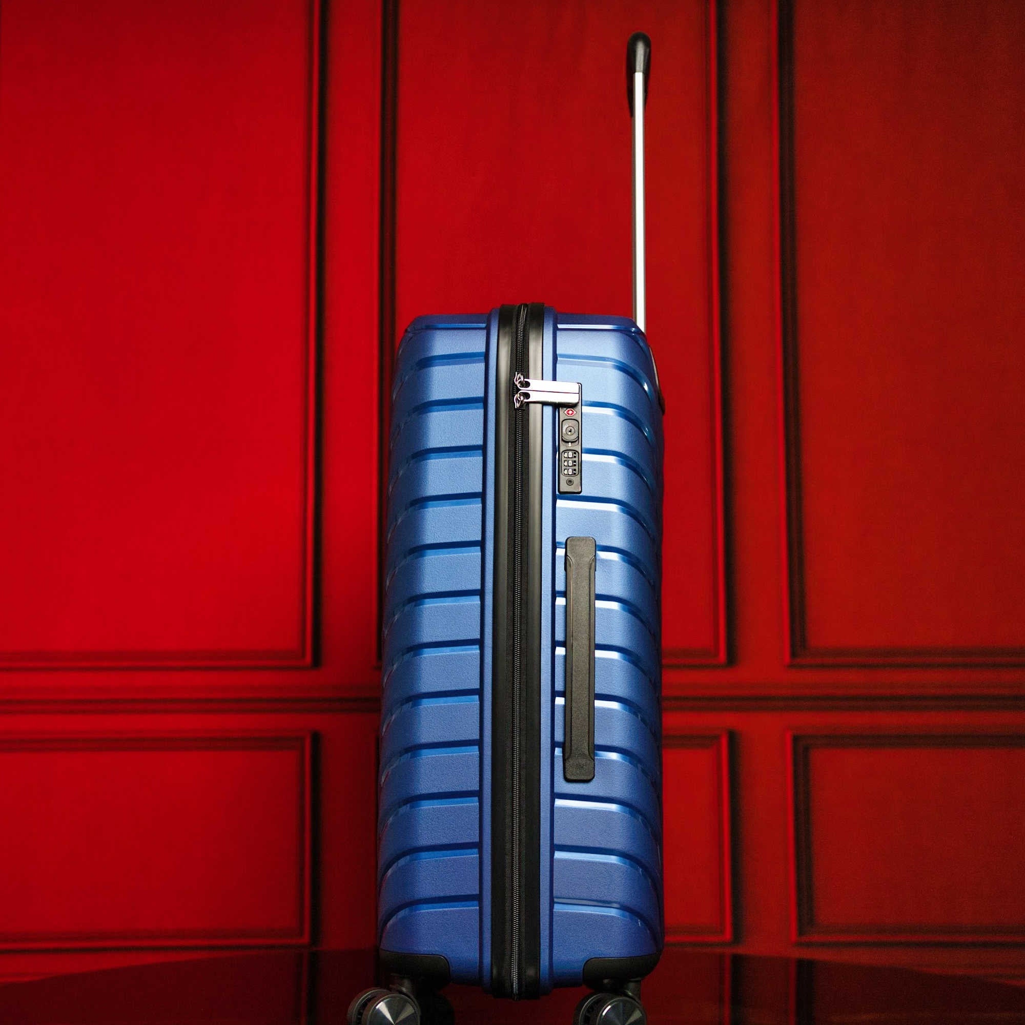 20-inch Blue Carry-On Hardcase Roller Luggage