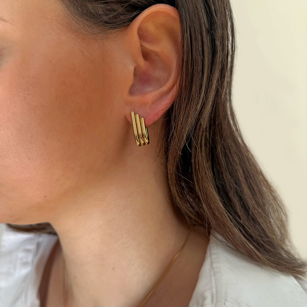 RAMONA GOLD RIBBED J EARRINGS