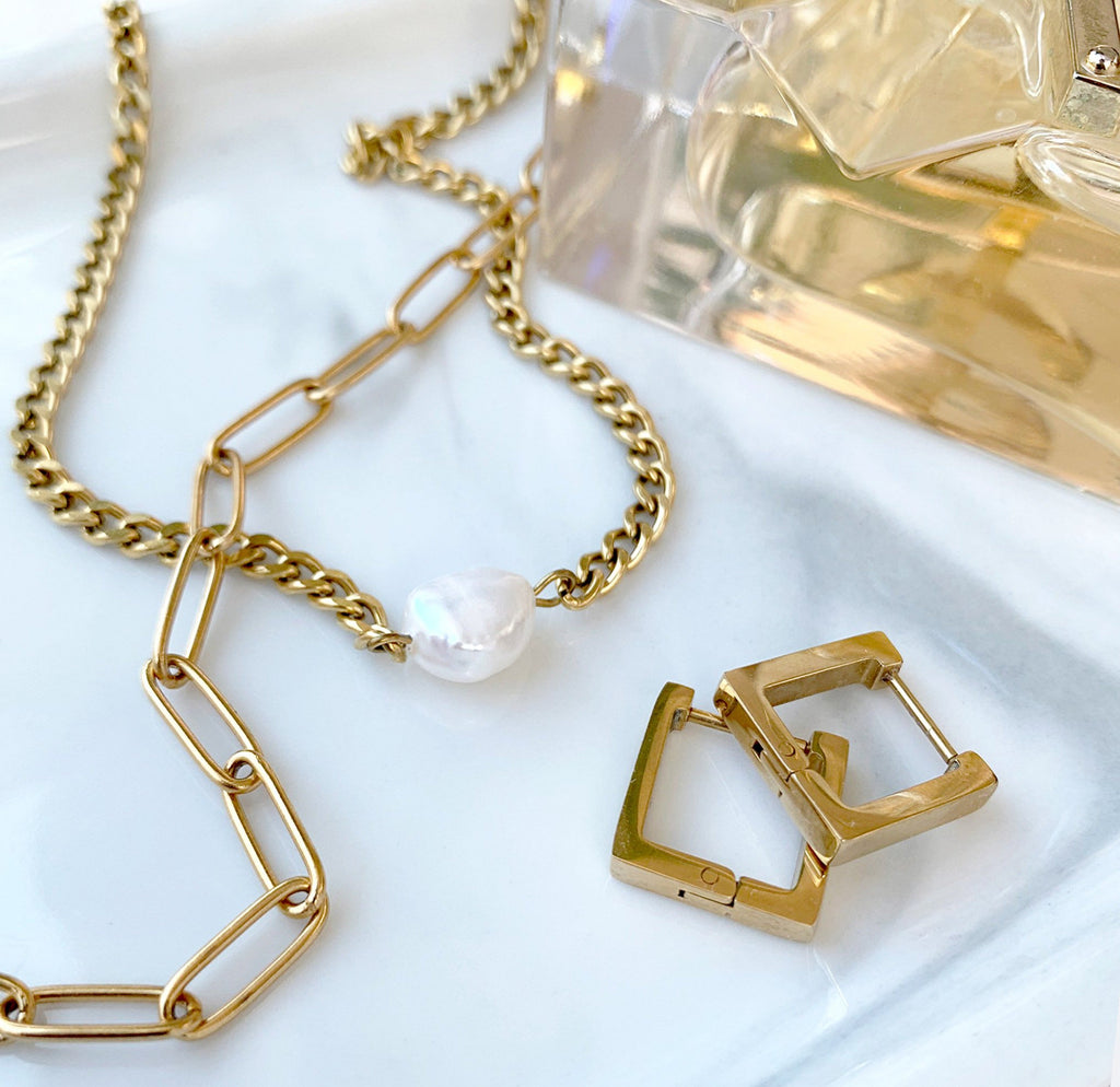 BRIE - GOLD SQUARE HUGGIE EARRINGS
