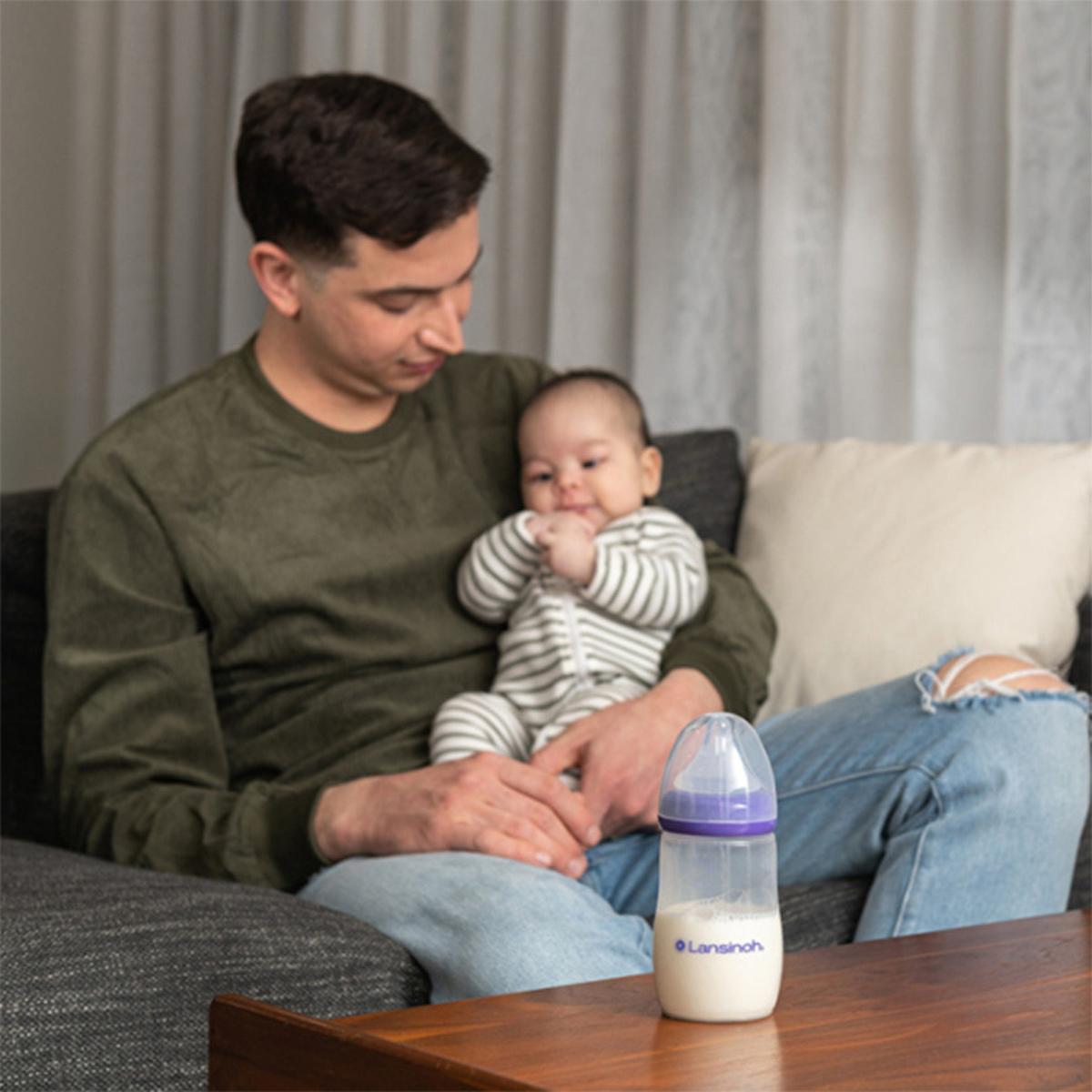 Lansinoh NaturalWave Baby Bottle Set (2 x 240ml): Anti-Colic, BPA-Free, Eases Transition from Breast to Bottle & Prevents Nipple Confusion