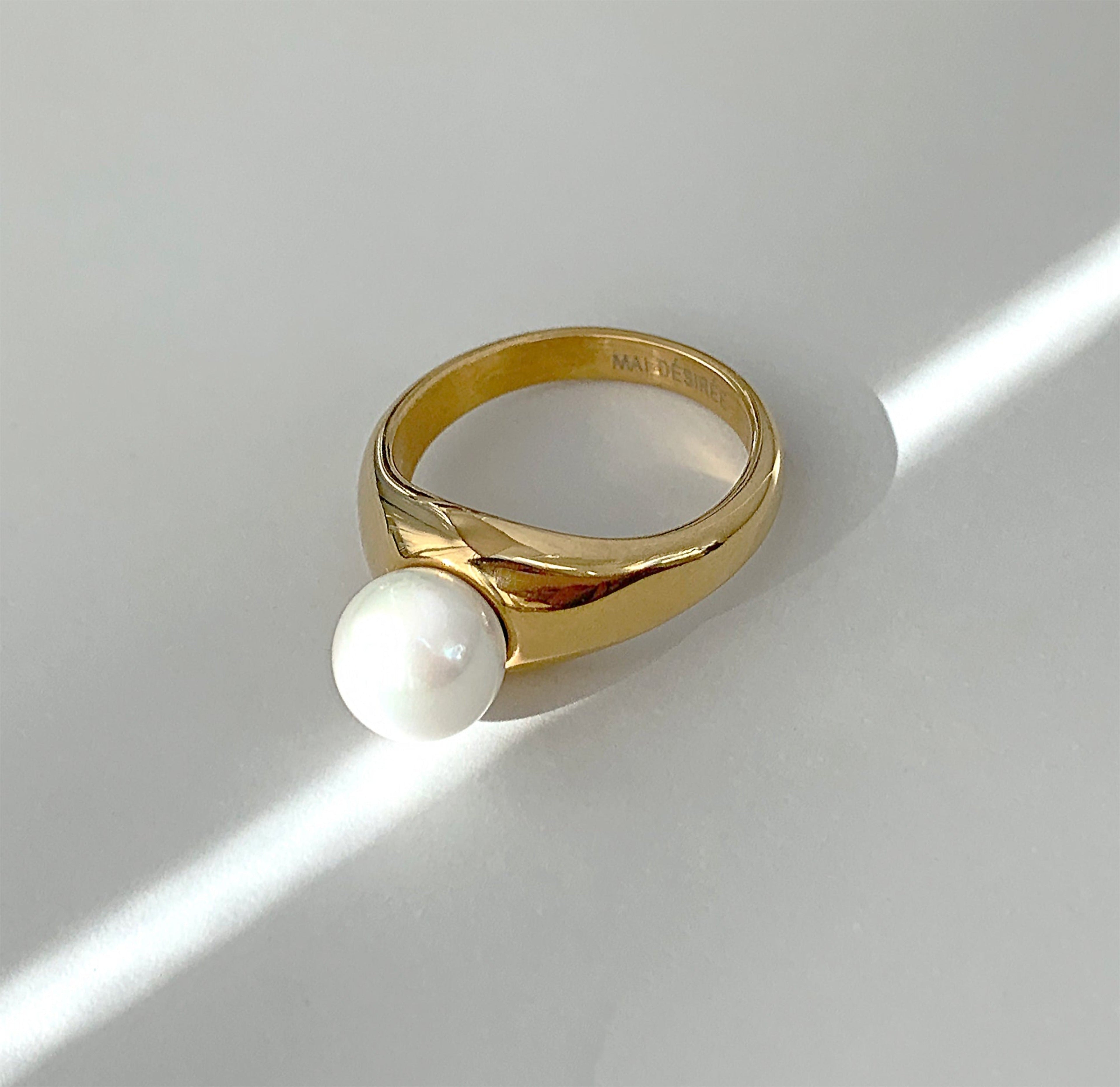 JUNE GOLD PEARL RING