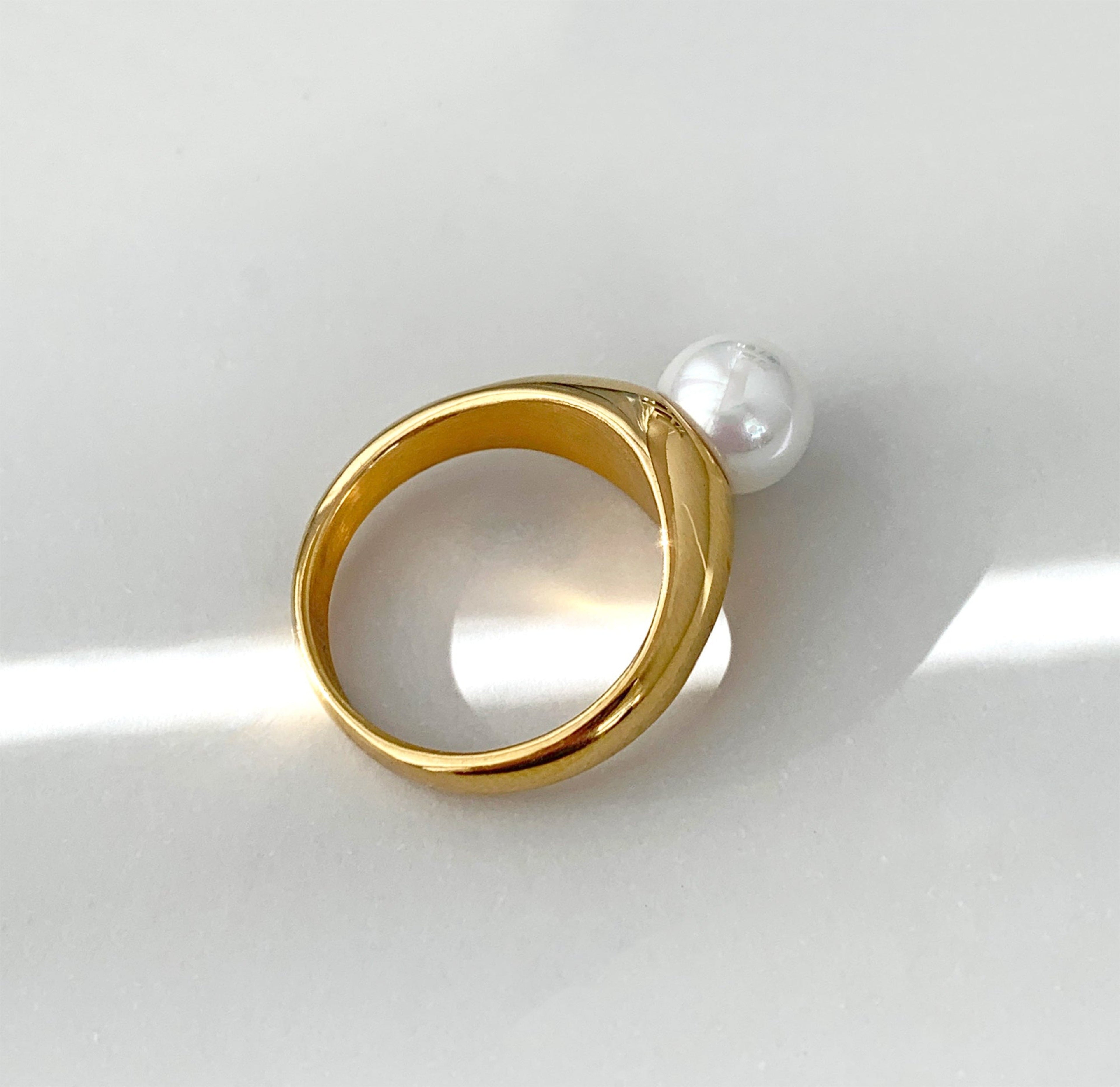 JUNE GOLD PEARL RING