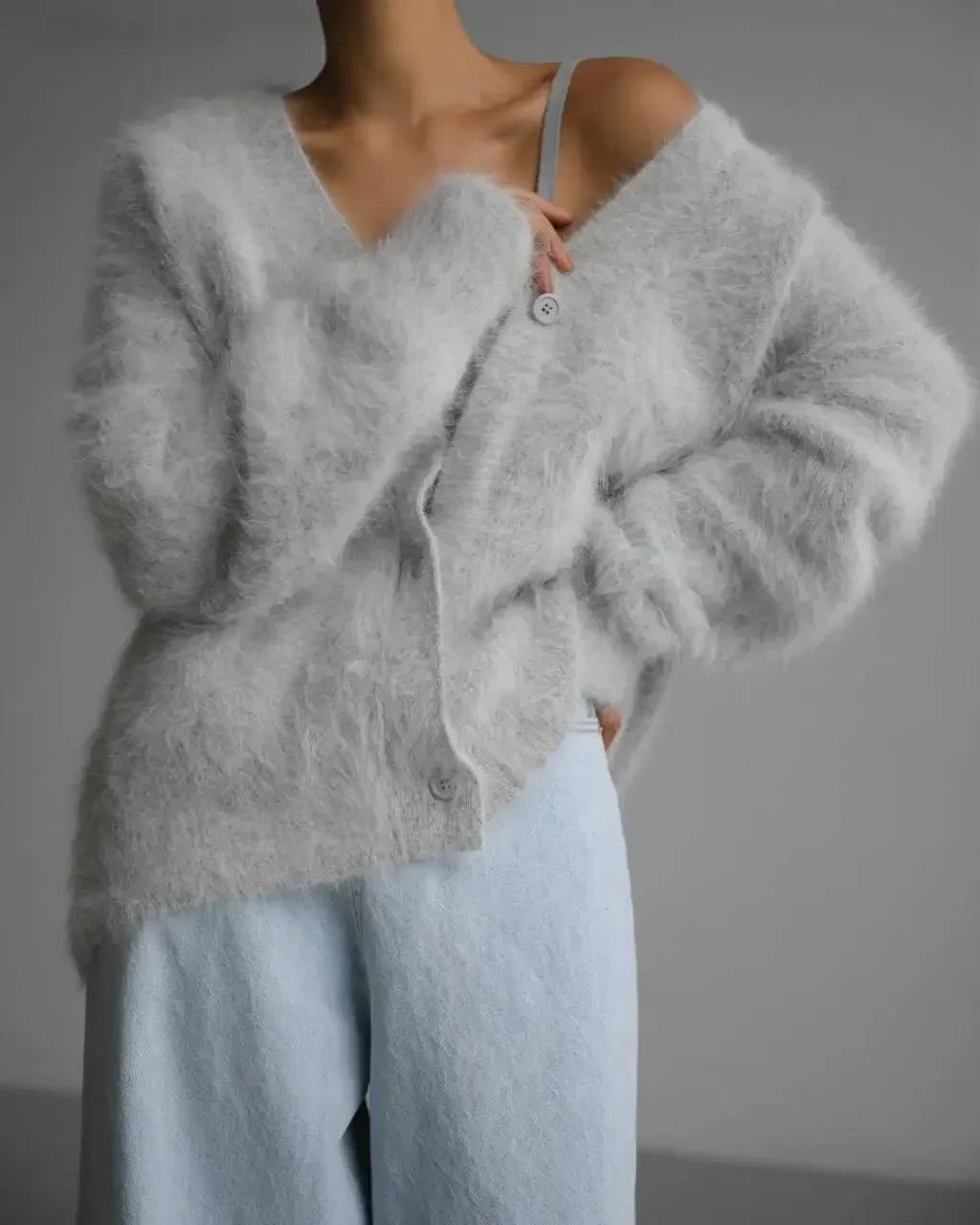Hirsionsan Elegant Long Sleeve Sweater Women 2025 New Single-Breasted Female Casual Cardigan Soft Flexible Knitted Outwear