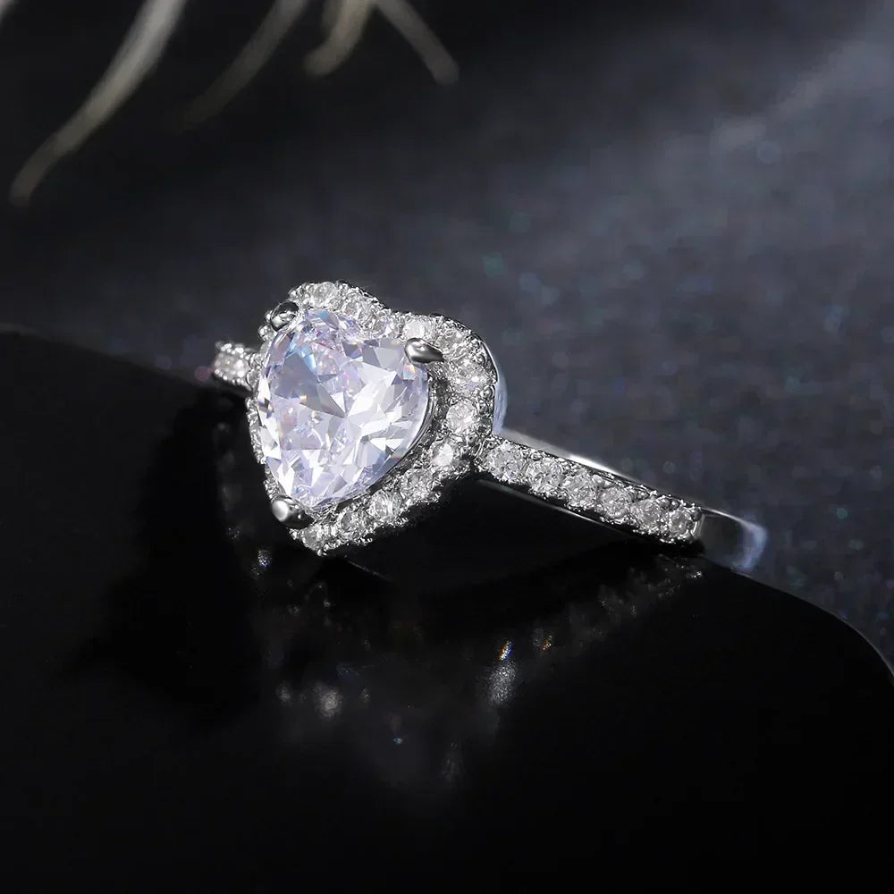 2025 New European and American Peach Heart Ring Women's Personalized Love Shaped Zircon Inlaid Diamond Fashion Jewelry Wholesale
