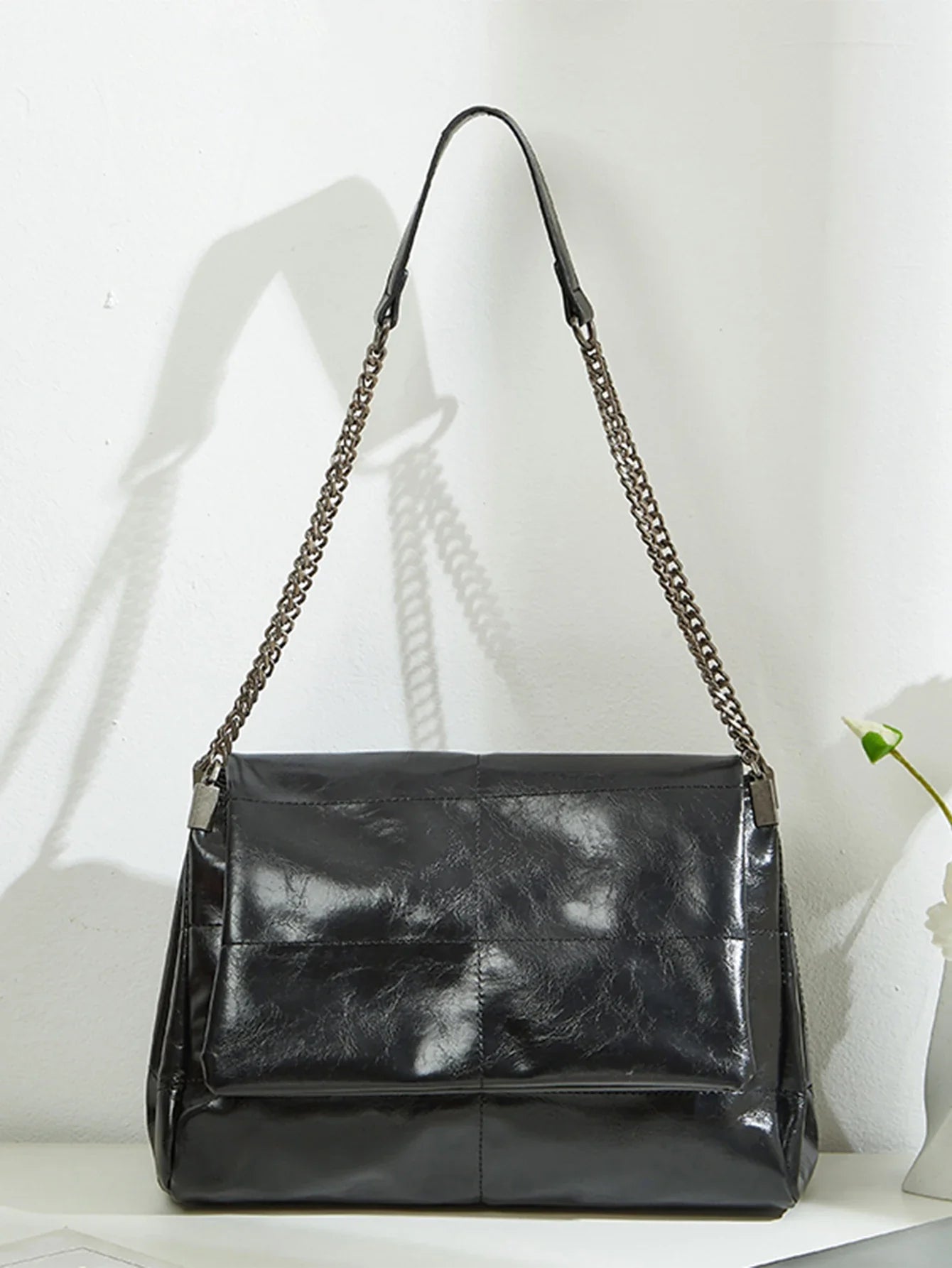 Large Capacity Commuting Bag 2024 New Spring/Summer Women's Chain Tote Bag, High-End and Fashionable Single Shoulder Underarm Ba