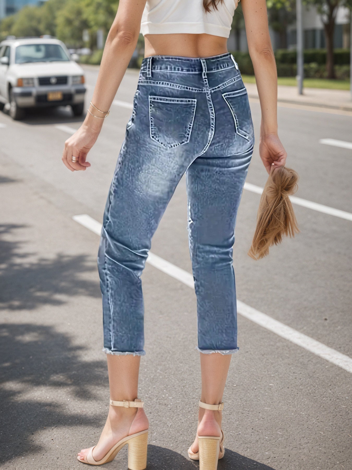 Women's Jeans With Fringe Hem, Built-in Zipper Closure, Straight Cut, Women's Cropped Jeans