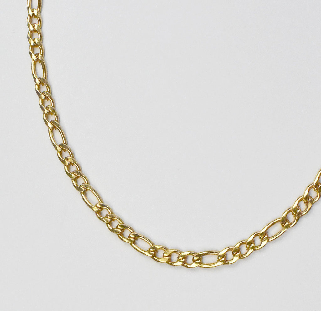 BOBBI DAINTY GOLD FIGARO CHAIN NECKLACE