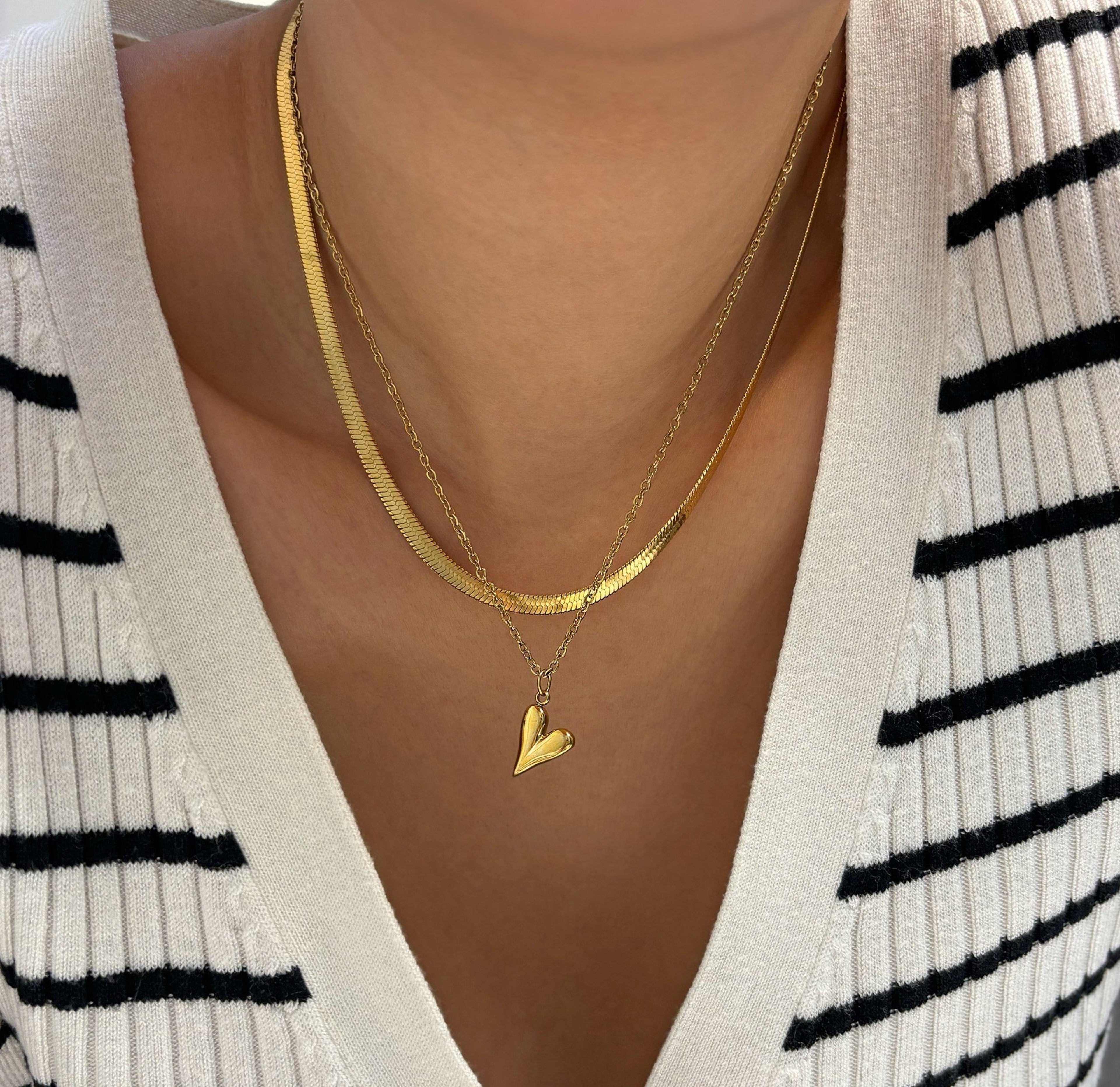 SADIE DAINTY GOLD HEART PENDANT NECKLACE