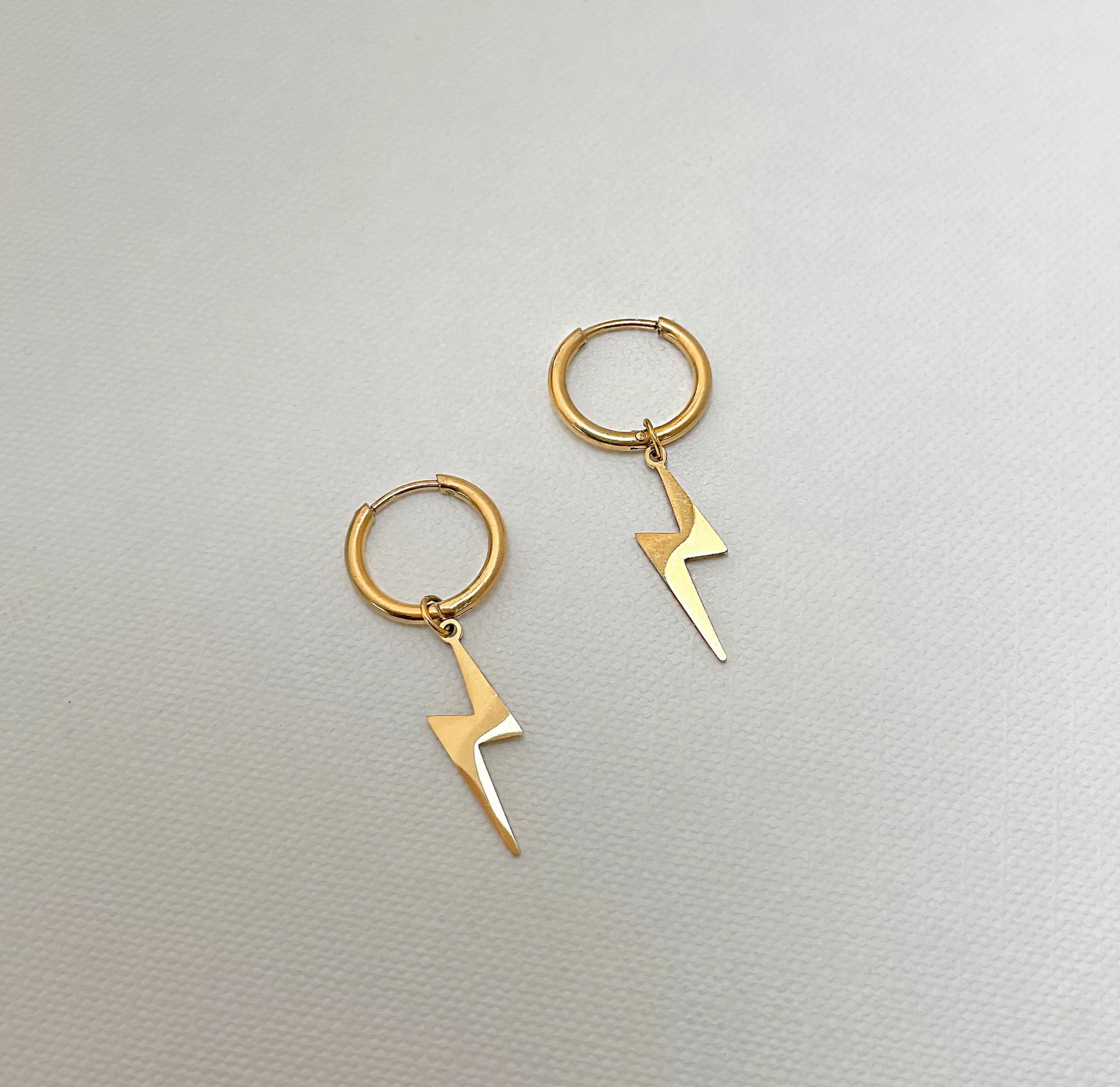 MAUDE 2 in 1 GOLD LIGHTNING BOLT HUGGIE EARRINGS