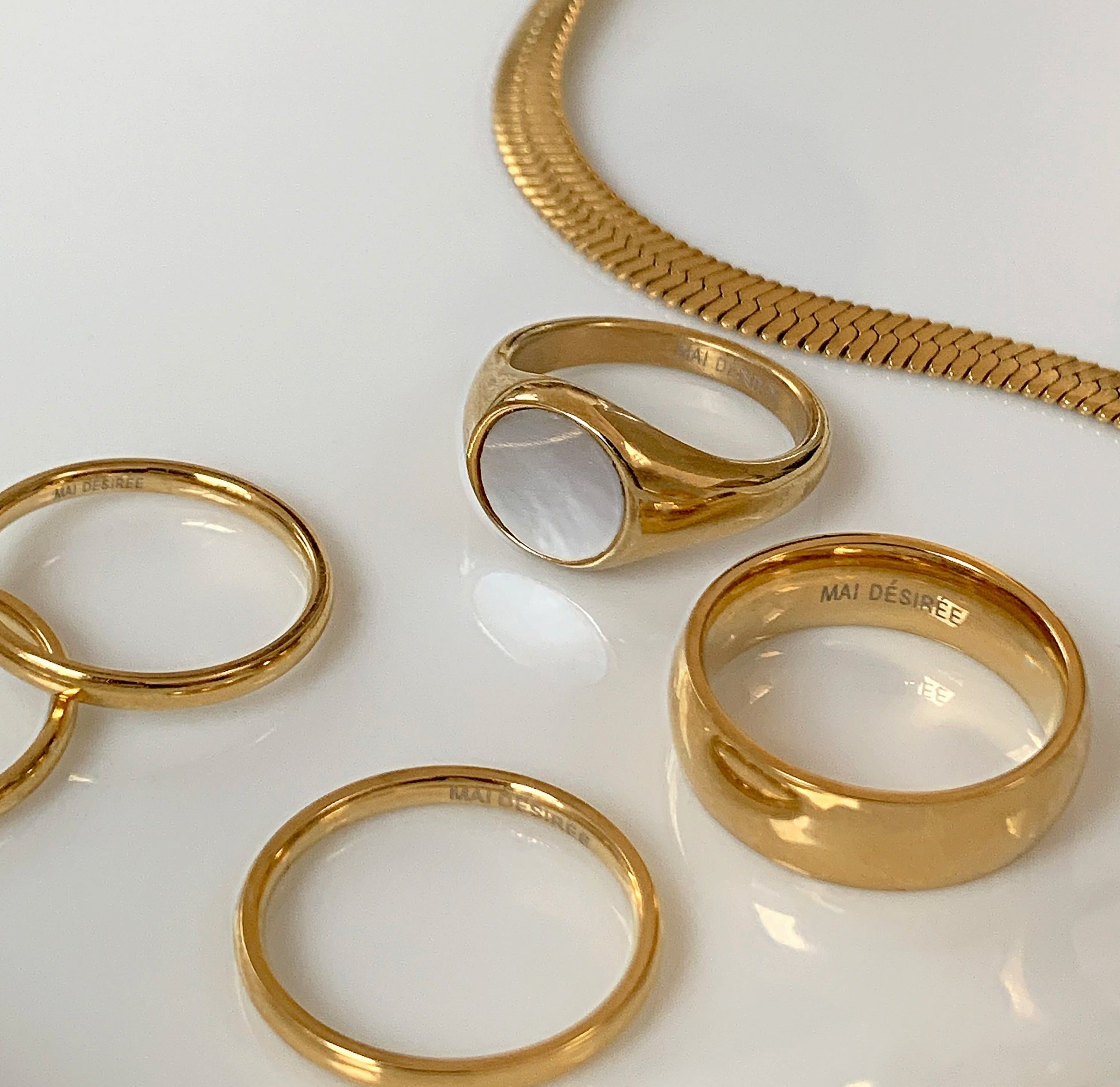 TONI THICK GOLD STACKABLE RING BAND