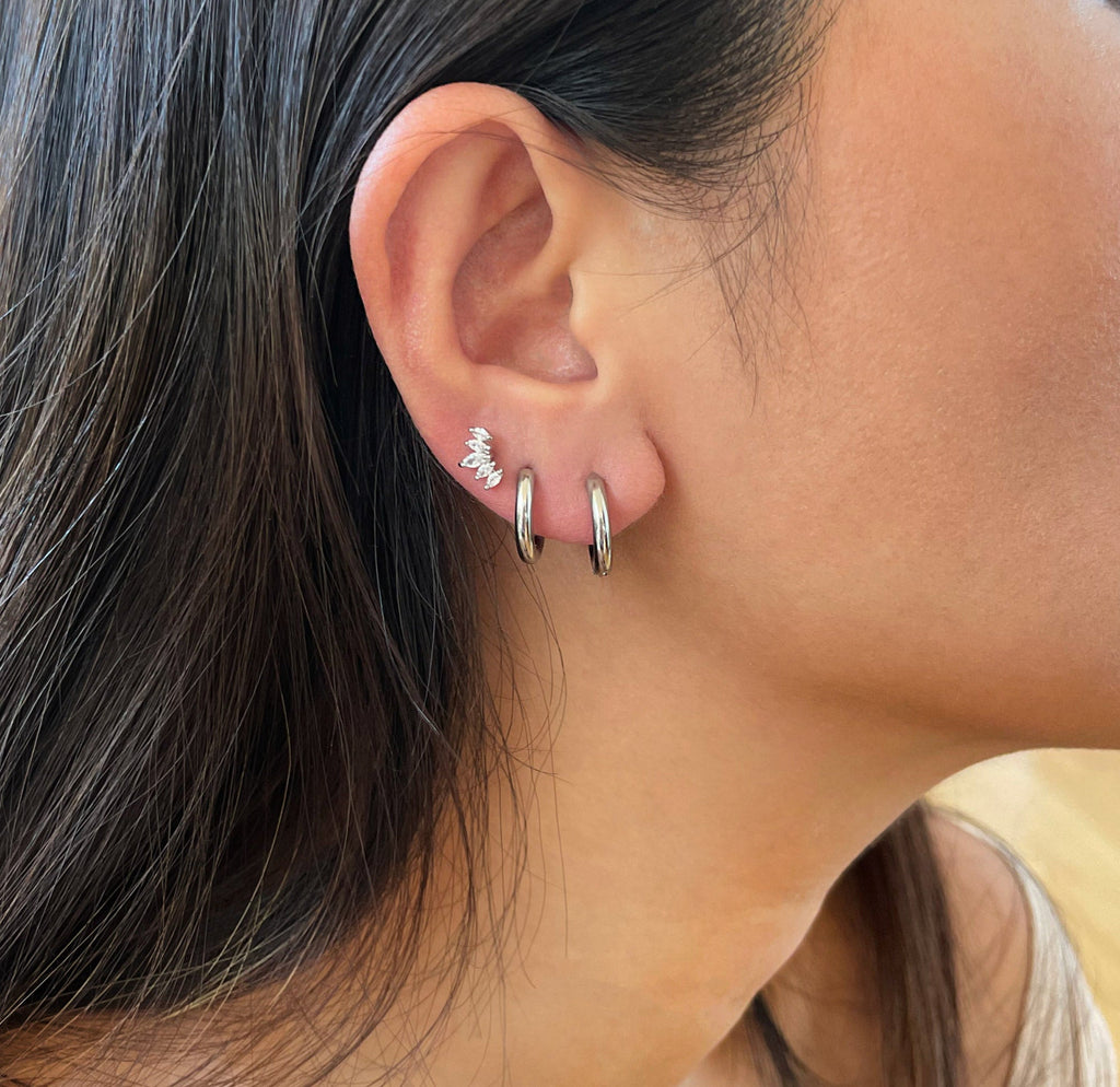 CONSTANCE SILVER SMALL HUGGIE HOOP EARRINGS
