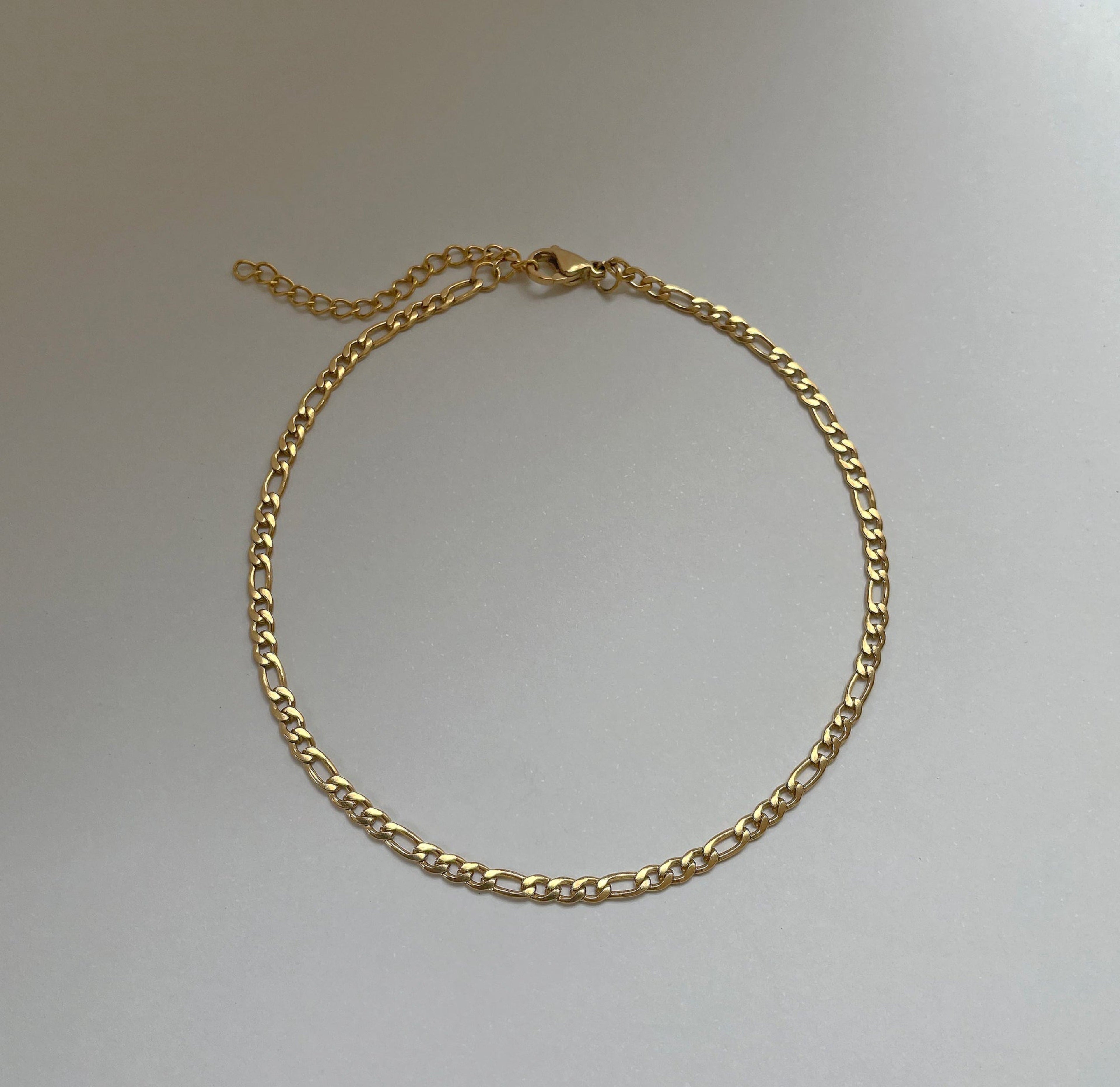 BOBBI DAINTY GOLD FIGARO ANKLET