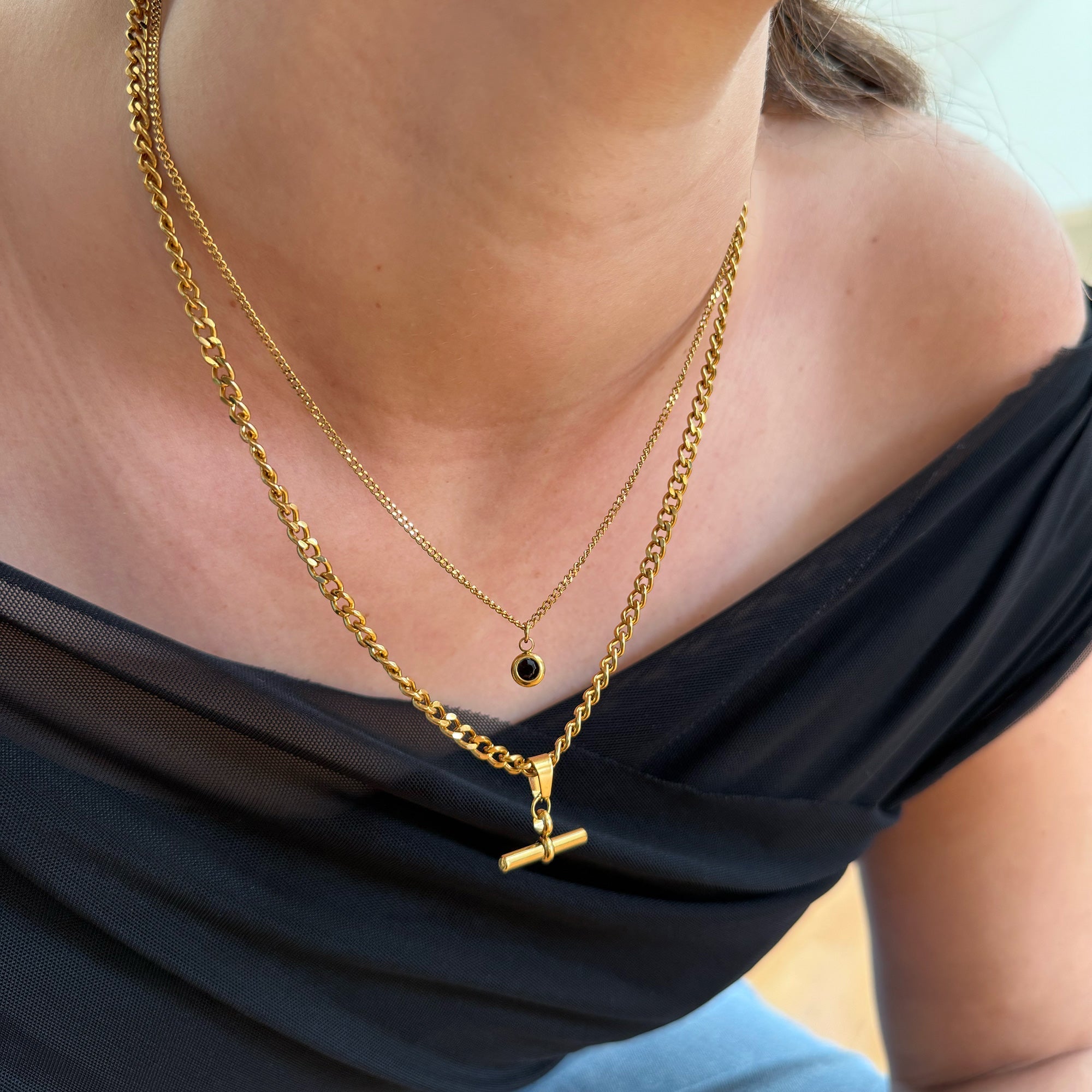 QUINN GOLD T BAR NECKLACE