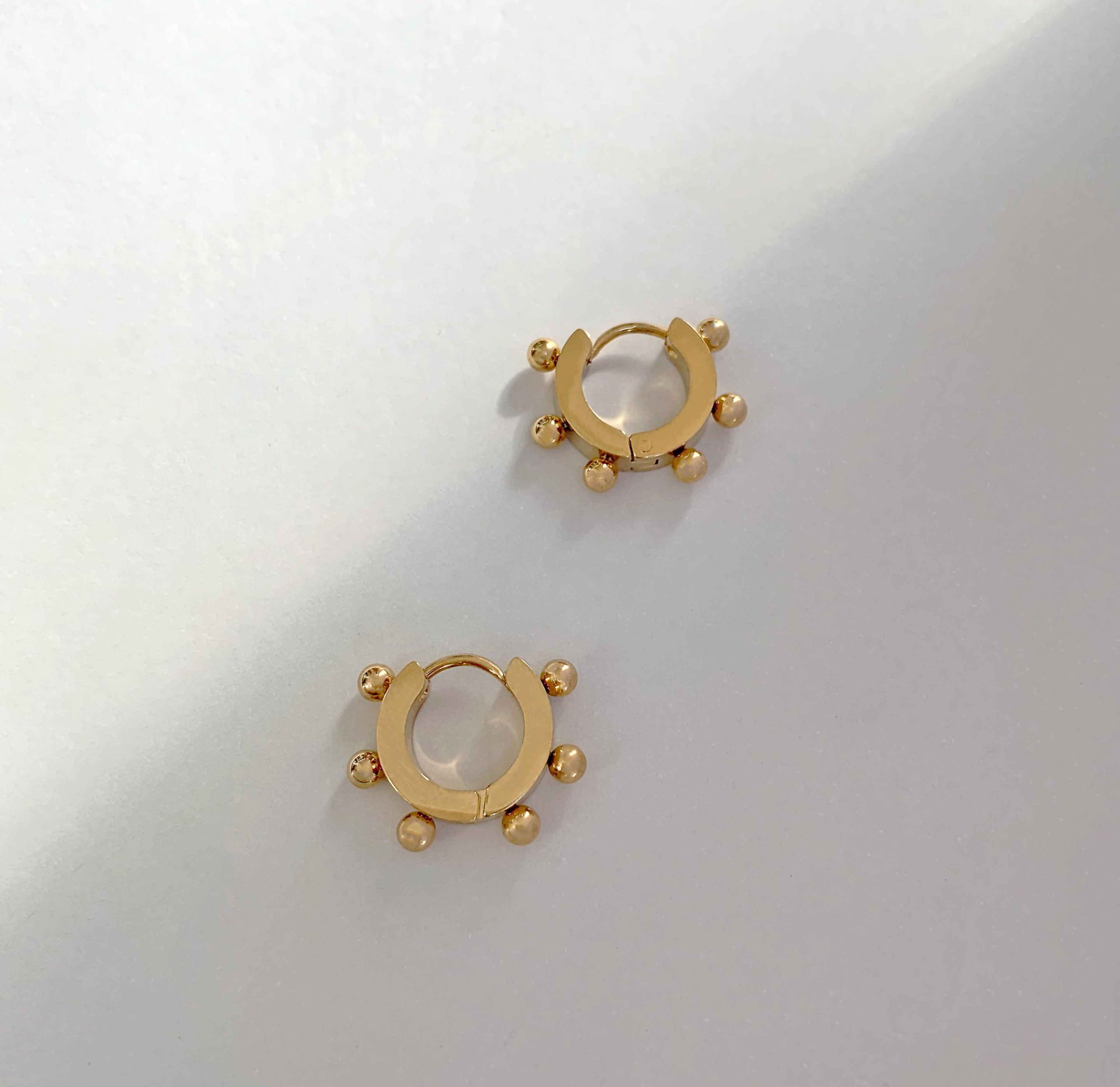 CANDICE GOLD HUGGIE HOOP EARRINGS