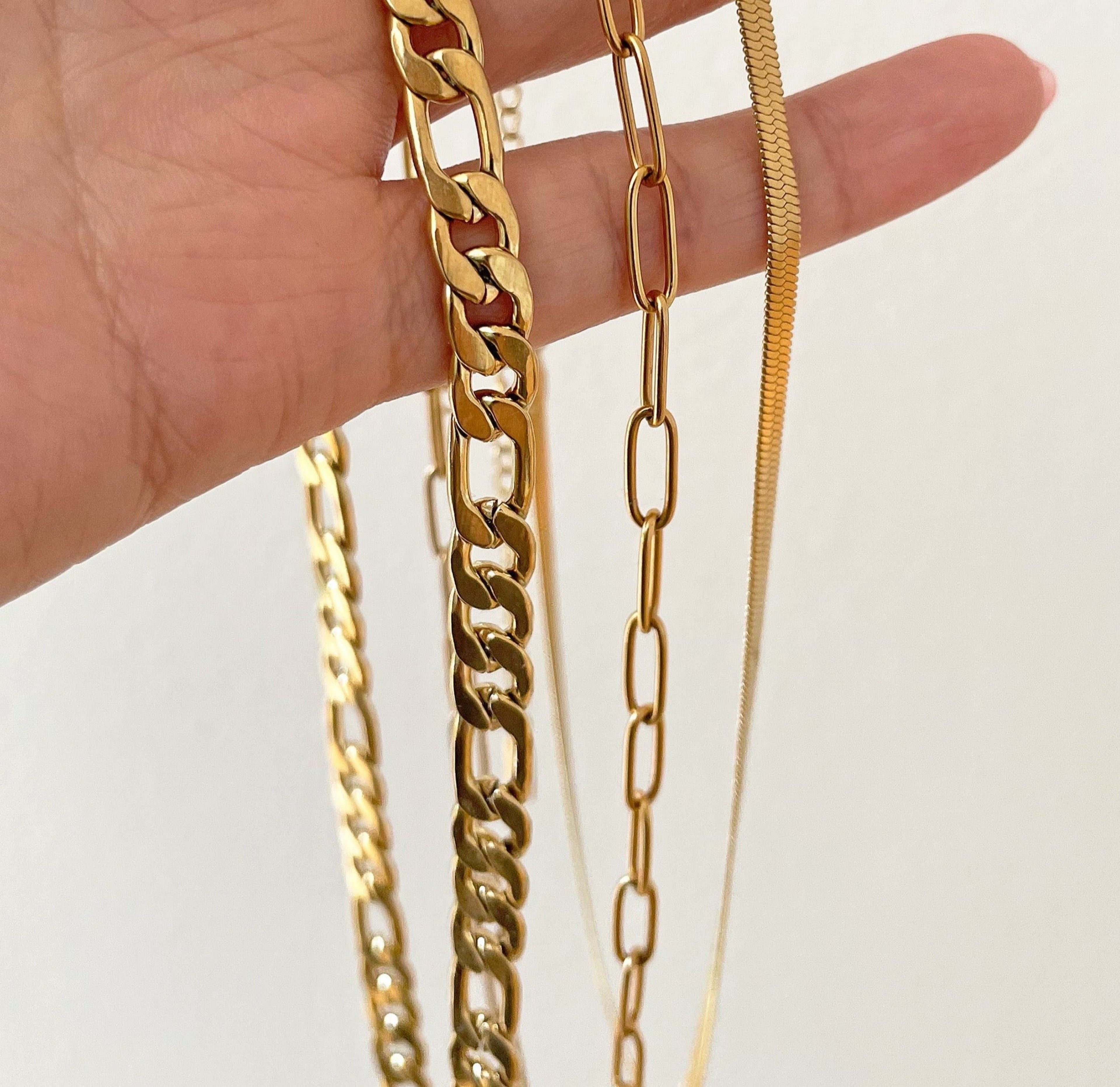 RICKY GOLD PAPERCLIP CHAIN NECKLACE