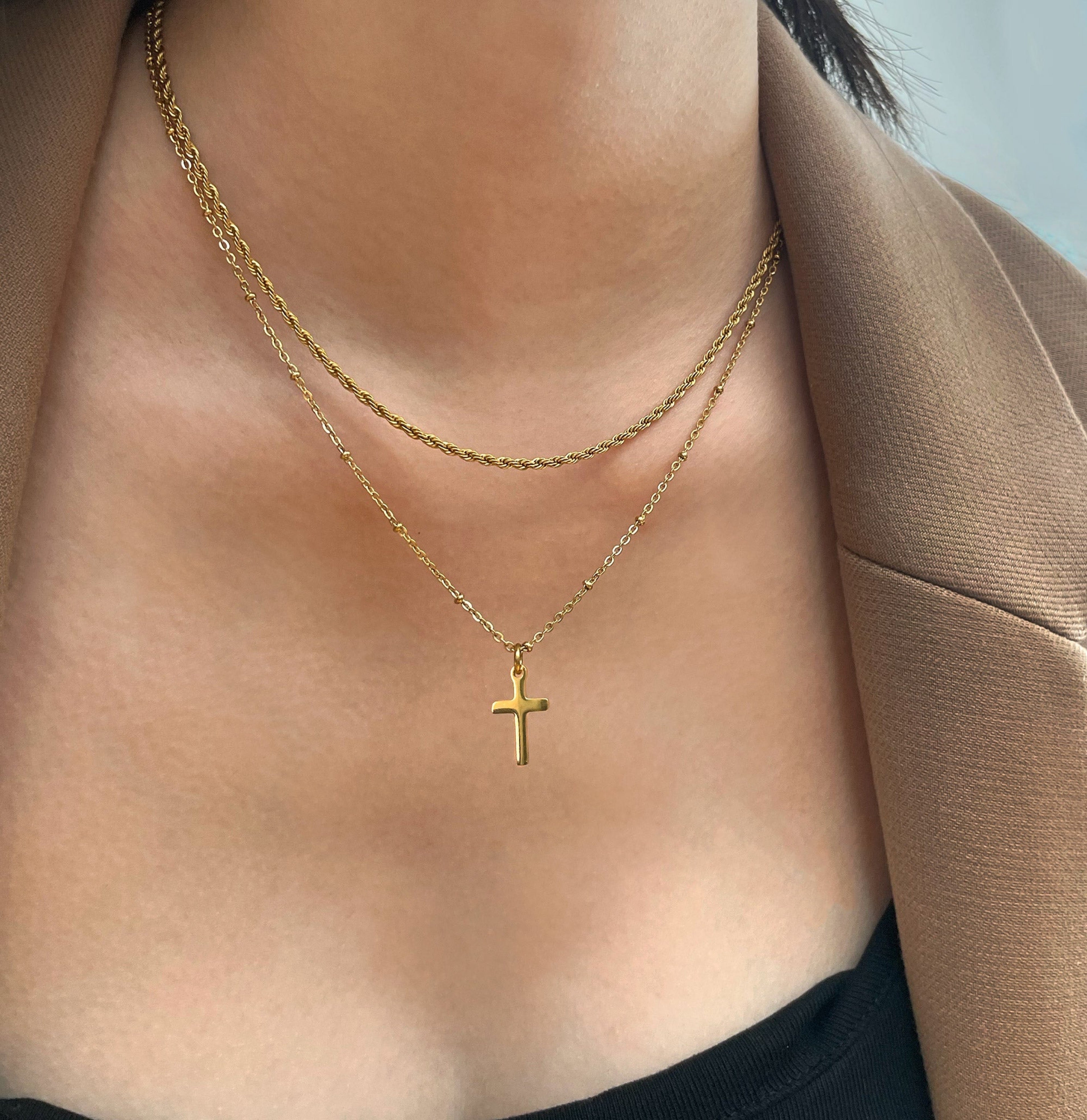 ROSA GOLD DAINTY CROSS  PENDANT NECKLACE