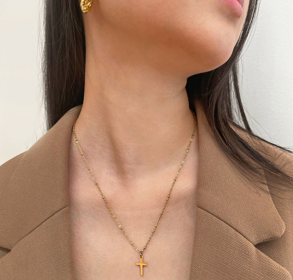 ROSA GOLD DAINTY CROSS  PENDANT NECKLACE