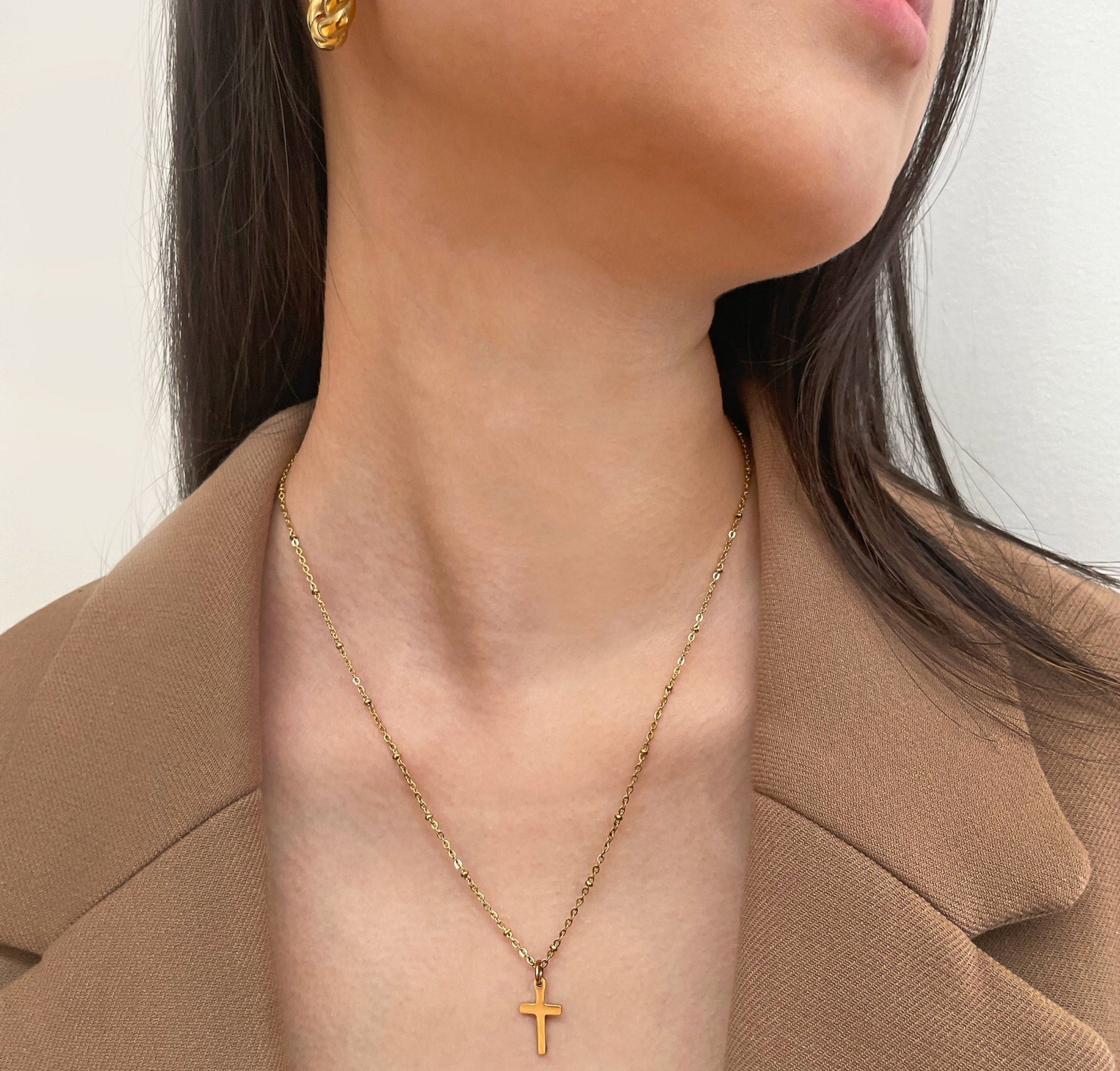 ROSA GOLD DAINTY CROSS  PENDANT NECKLACE