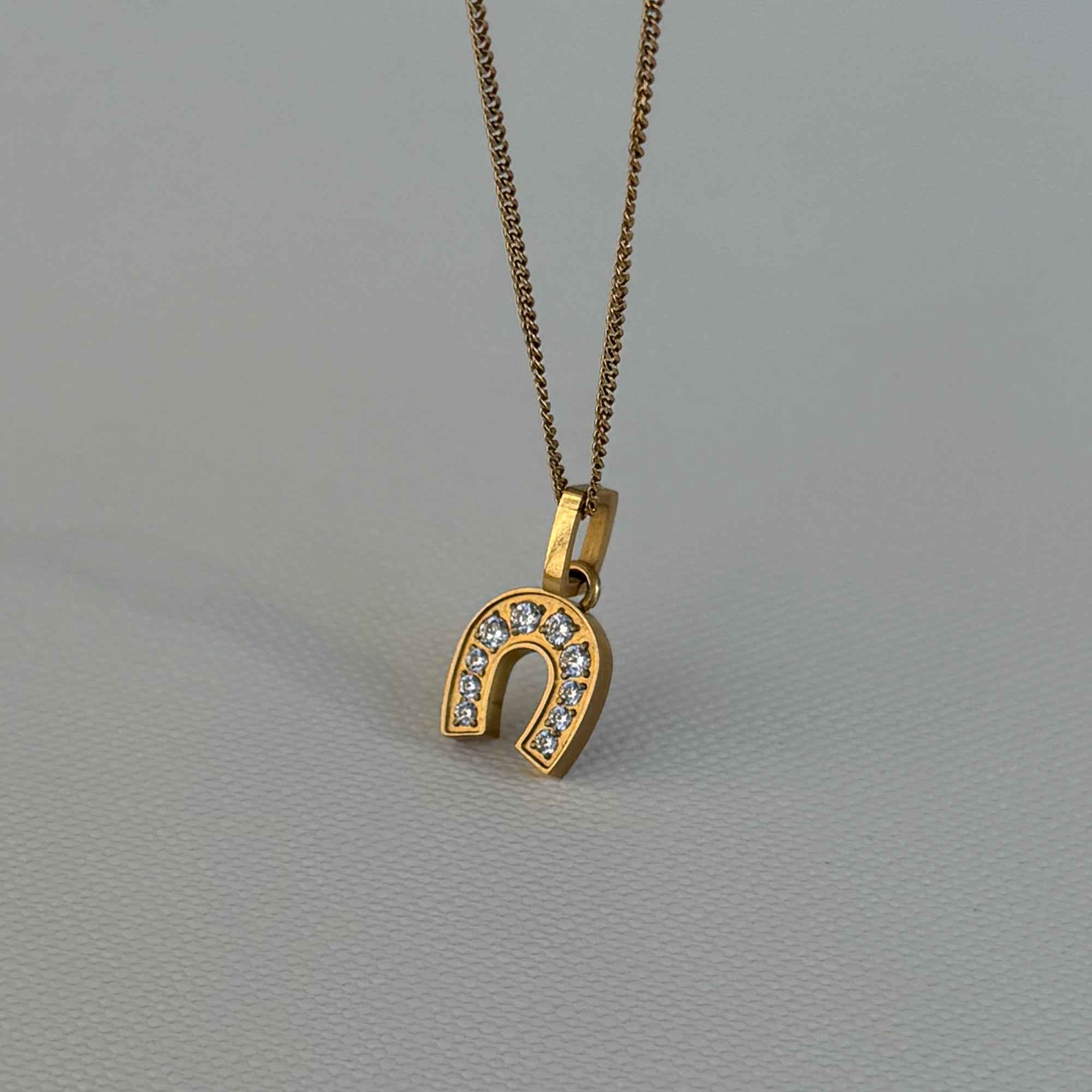 HEIDI DAINTY GOLD PAVE HORSE SHOE PENDANT NECKLACE