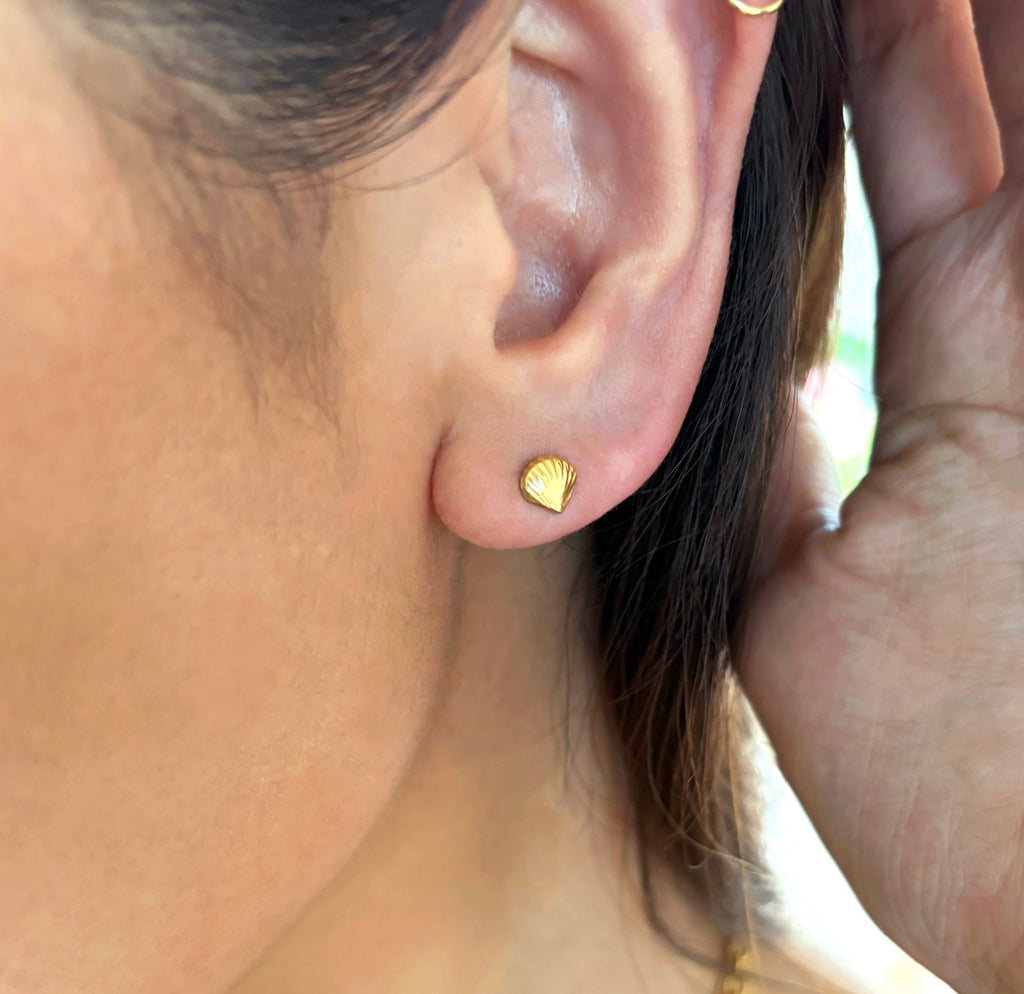 HOLLY DAINTY GOLD SEA SHELL STUD EARRINGS