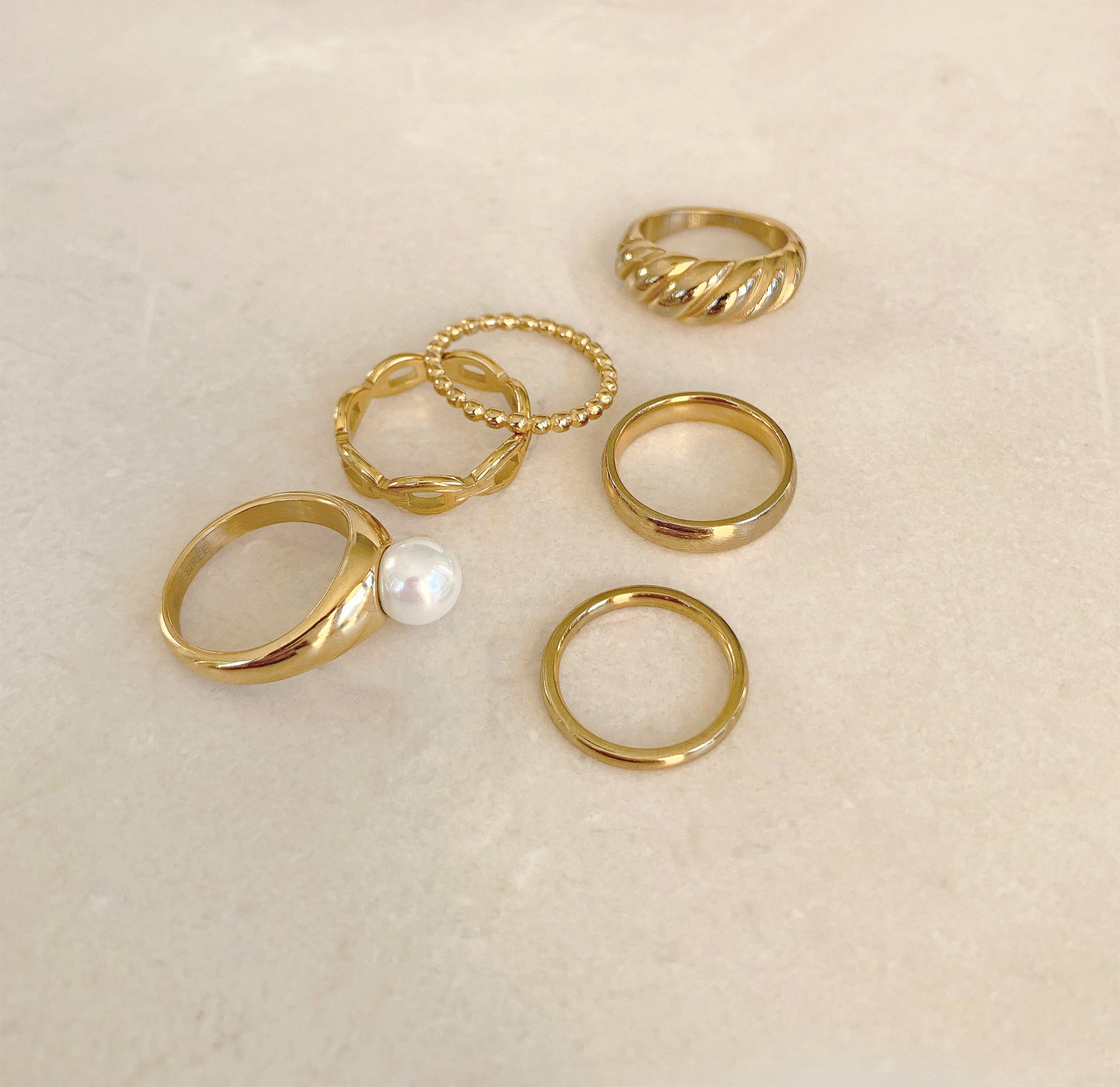CARSON GOLD STACKABLE RING BAND