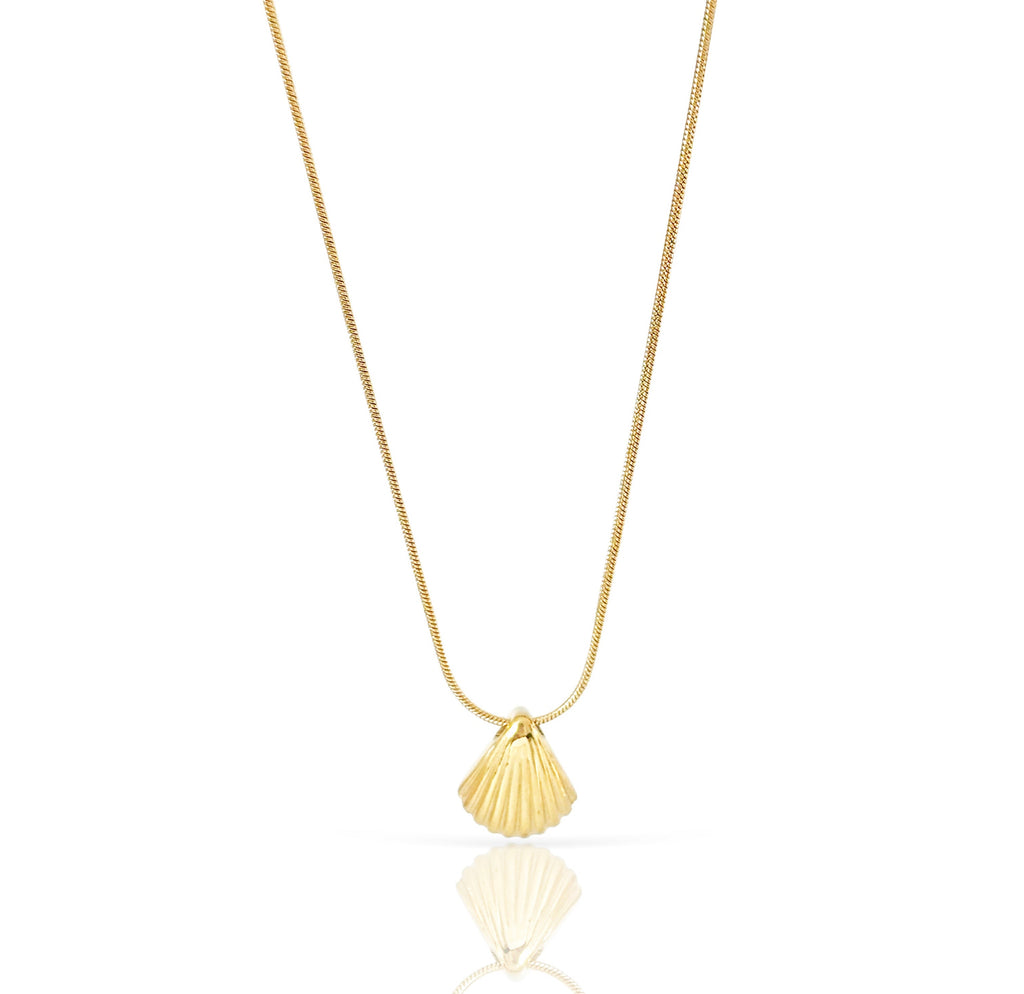 HOLLY DAINTY GOLD SEA SHELL PENDANT NECKLACE