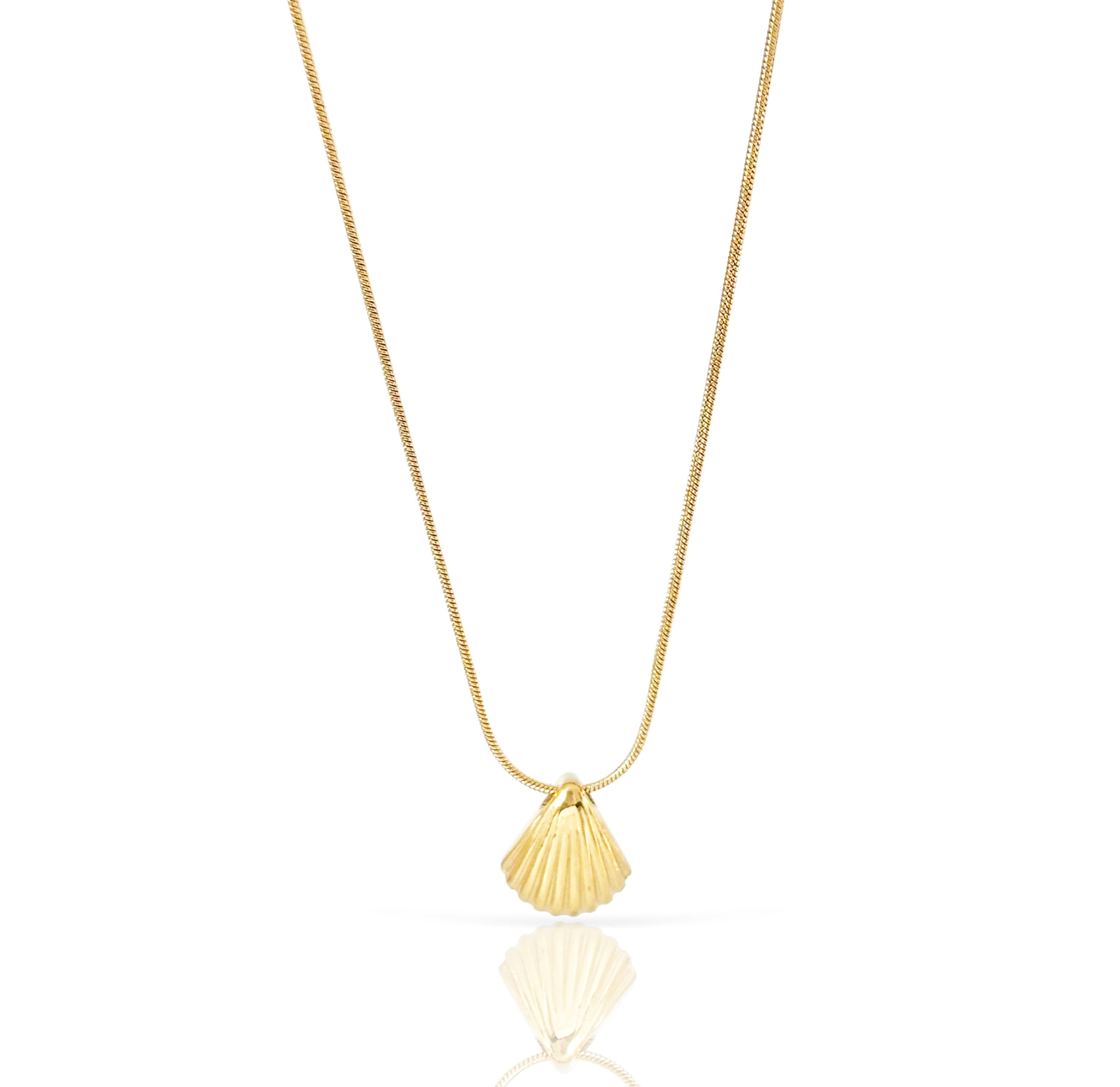 HOLLY DAINTY GOLD SEA SHELL PENDANT NECKLACE