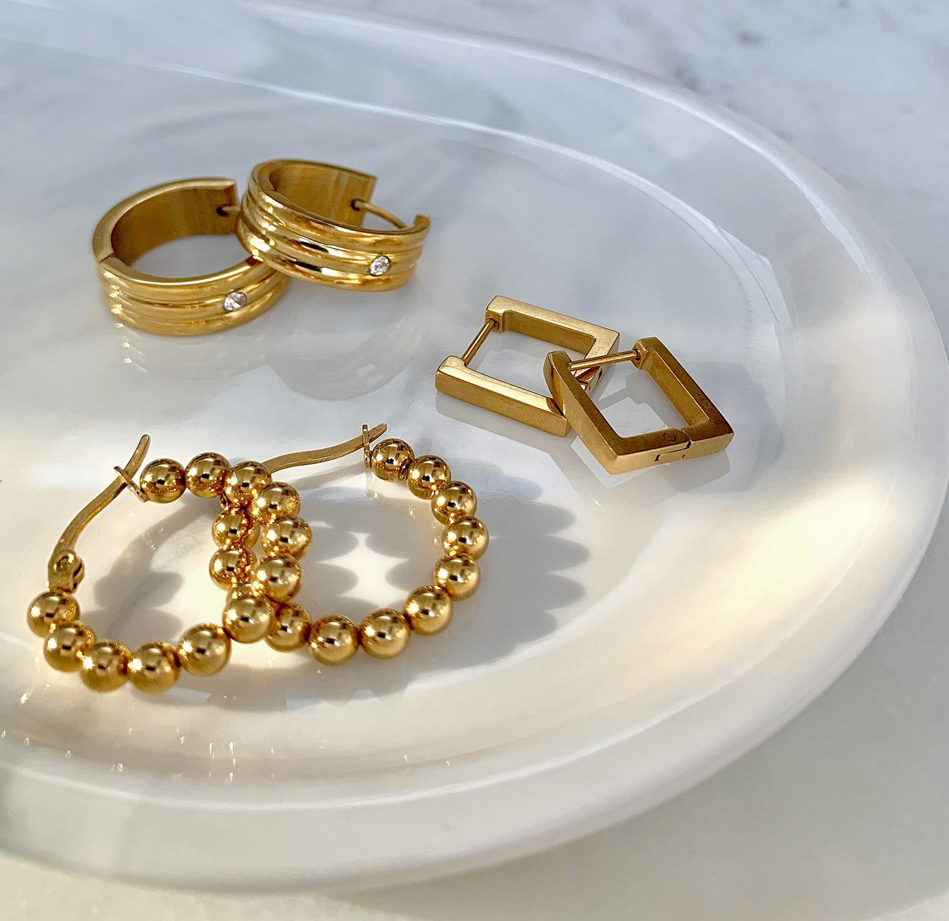 MILAN RIDGED GOLD SMALL HOOP EARRINGS