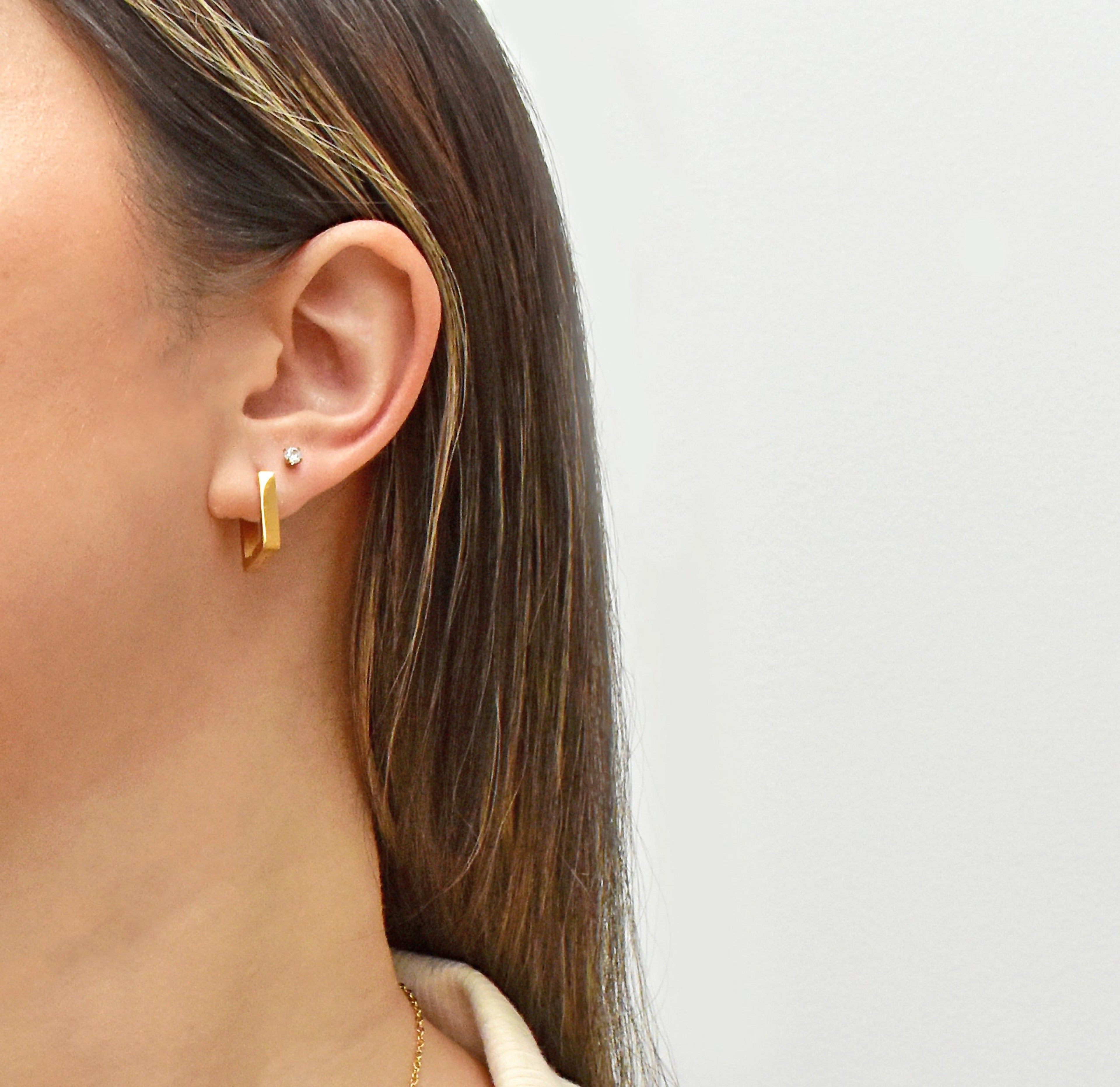 BRIE - GOLD SQUARE HUGGIE EARRINGS