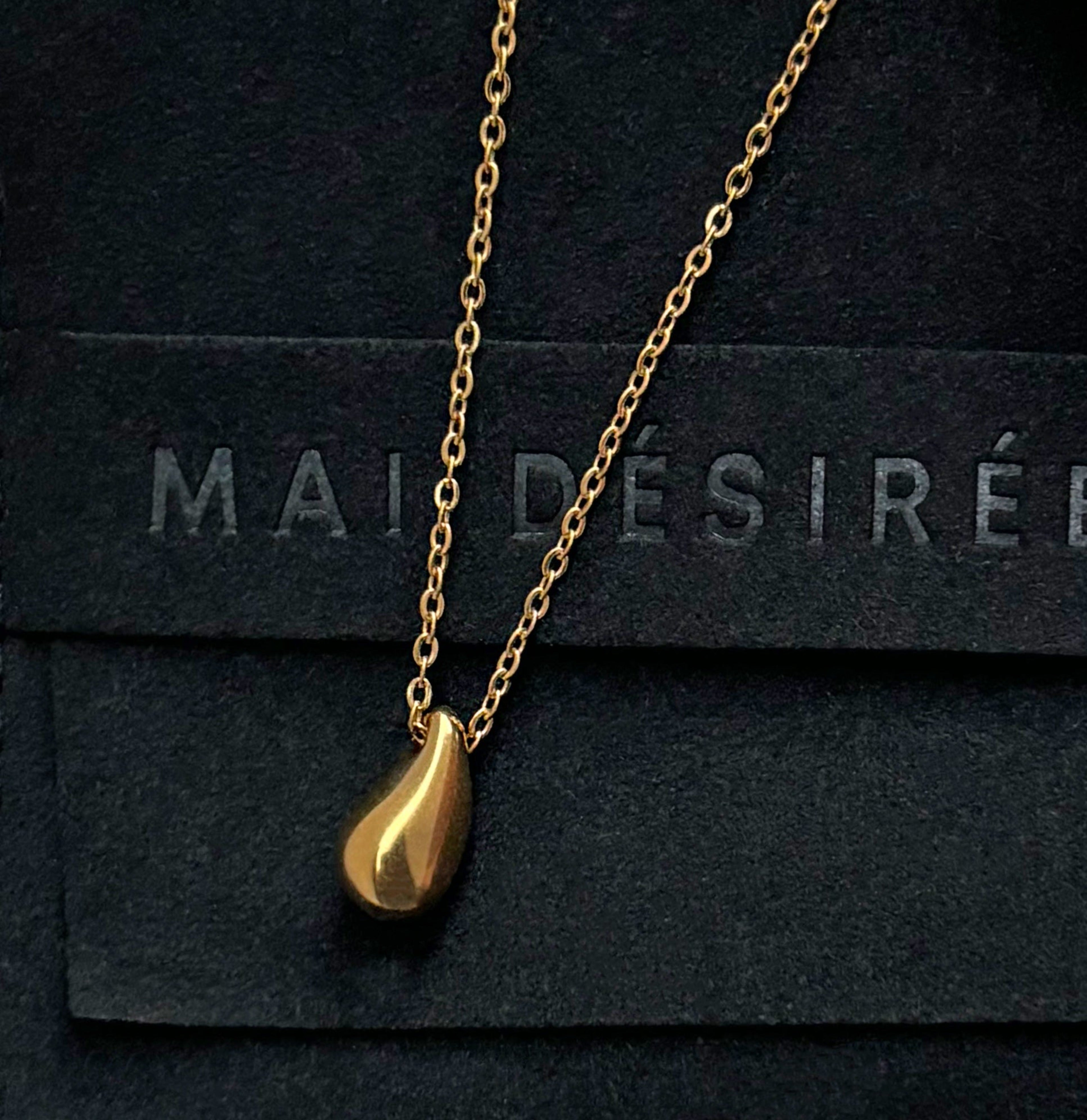 PENELOPE GOLD TEAR DROP PENDANT NECKLACE