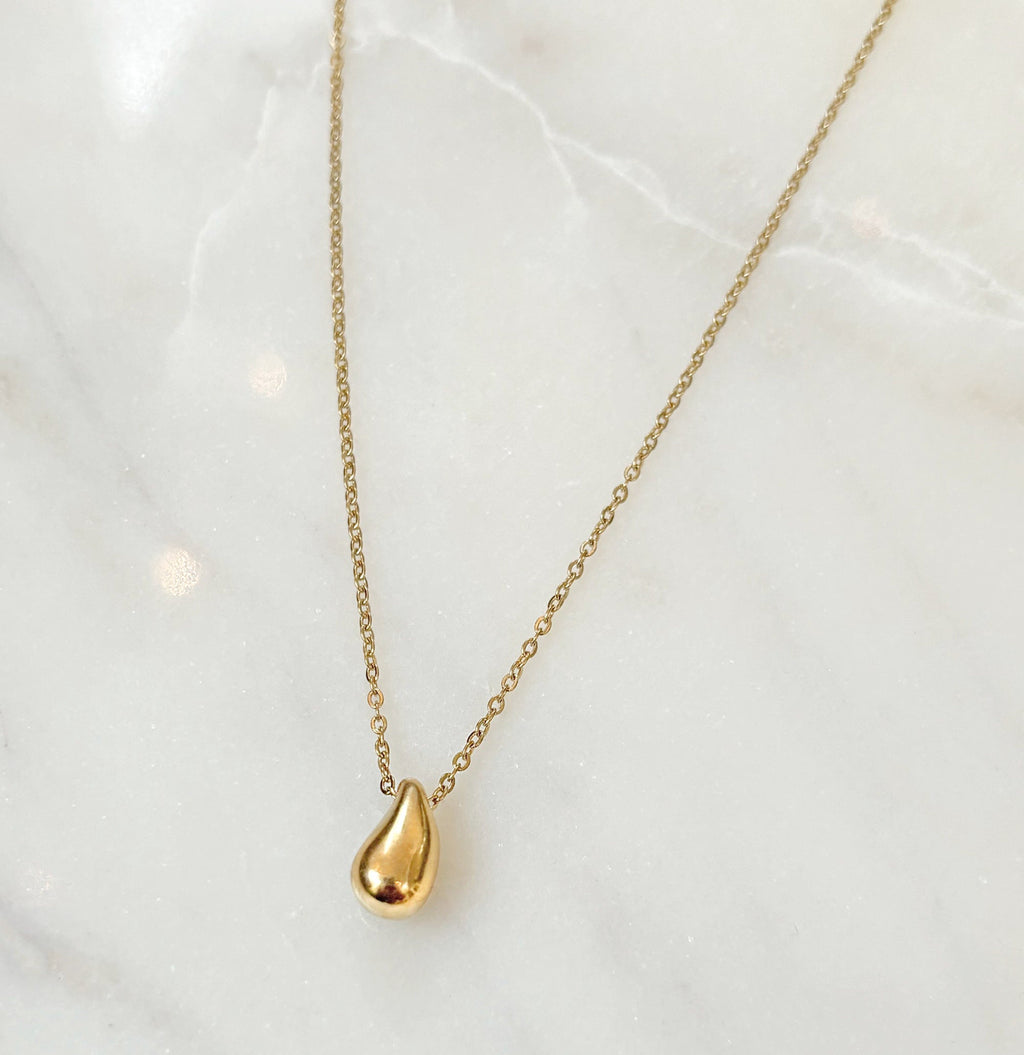 PENELOPE GOLD TEAR DROP PENDANT NECKLACE