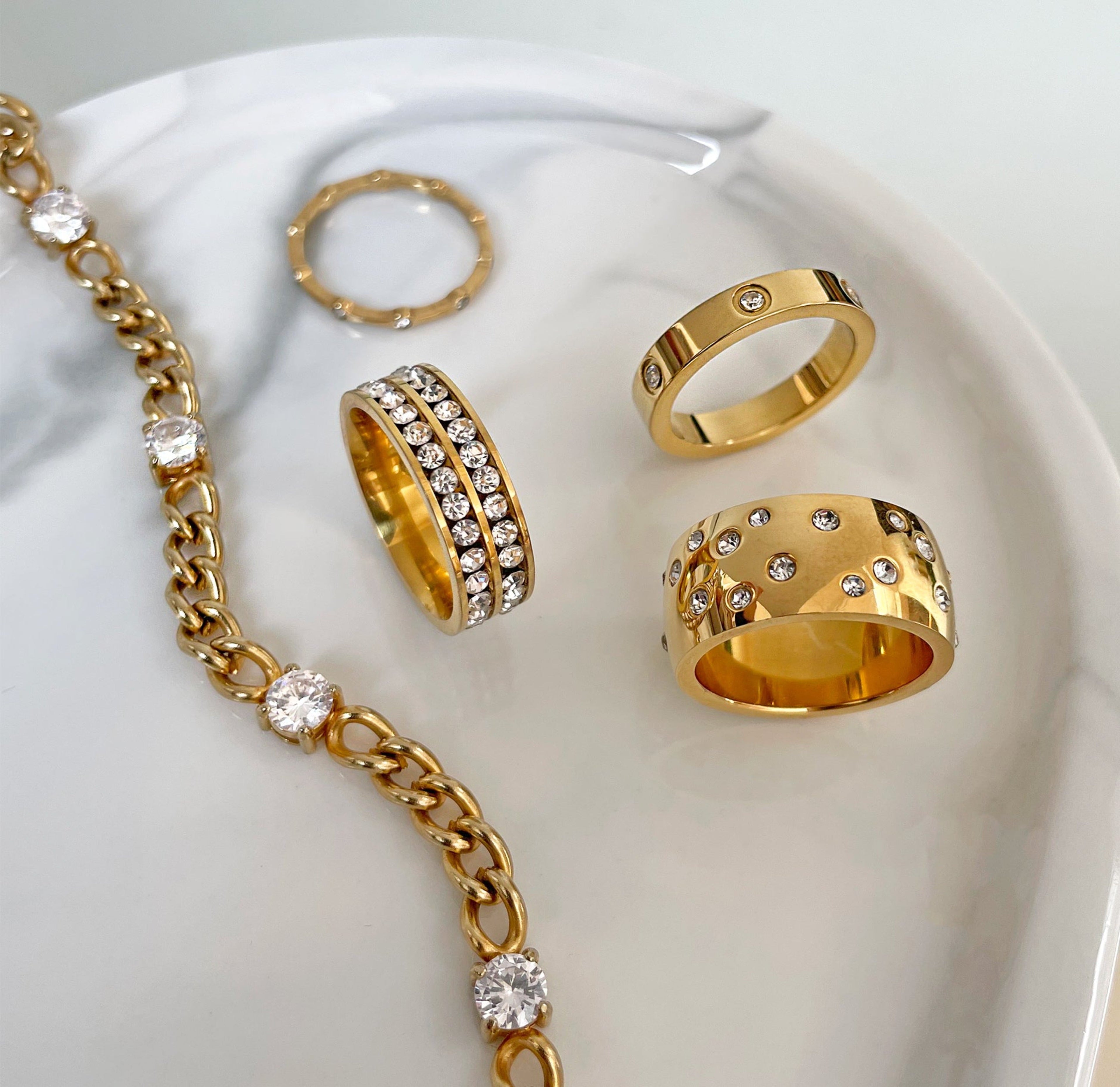 CAPUCINE GOLD DOUBLE ETERNITY RING