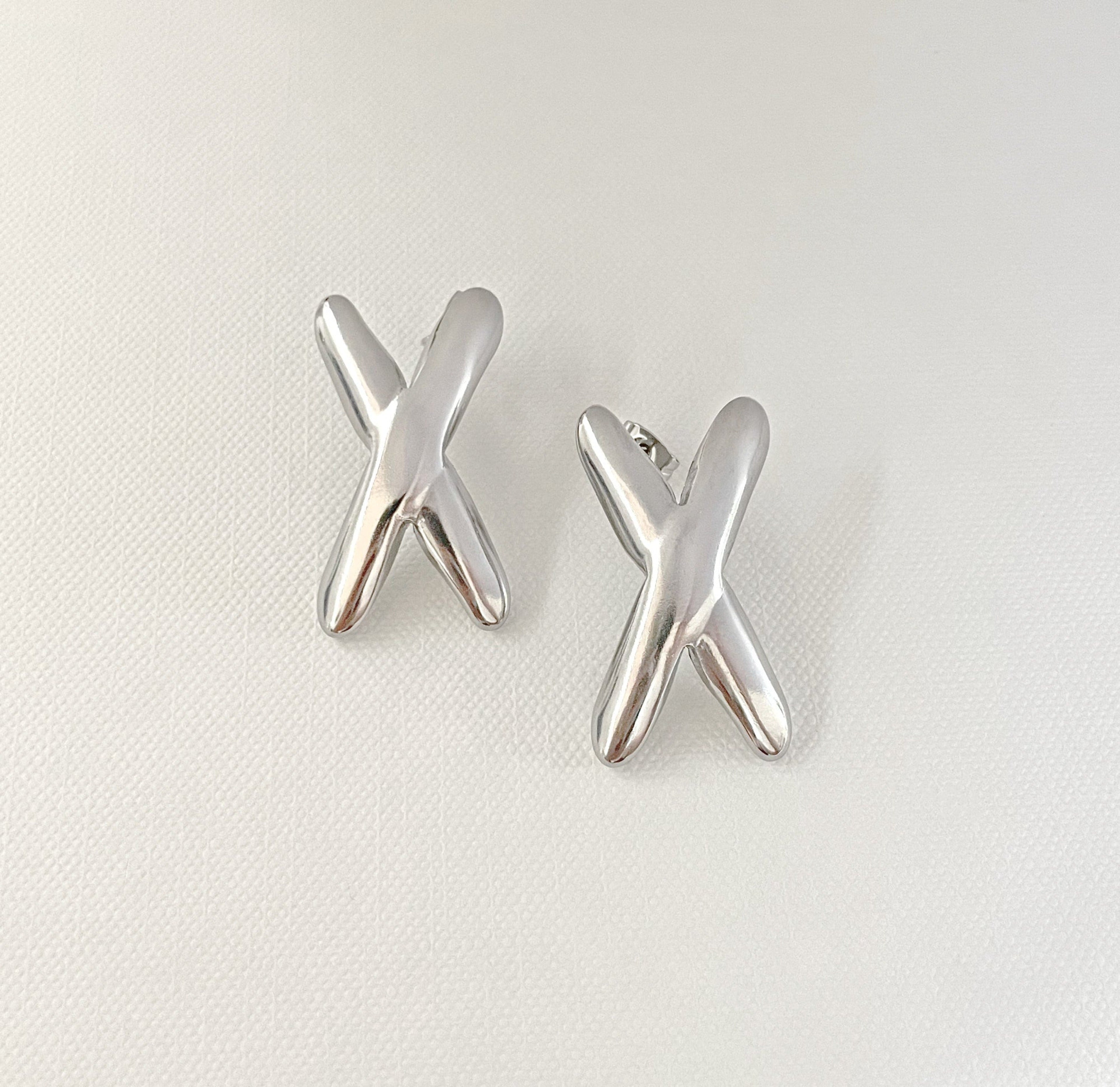 ETTA SILVER X EARRINGS