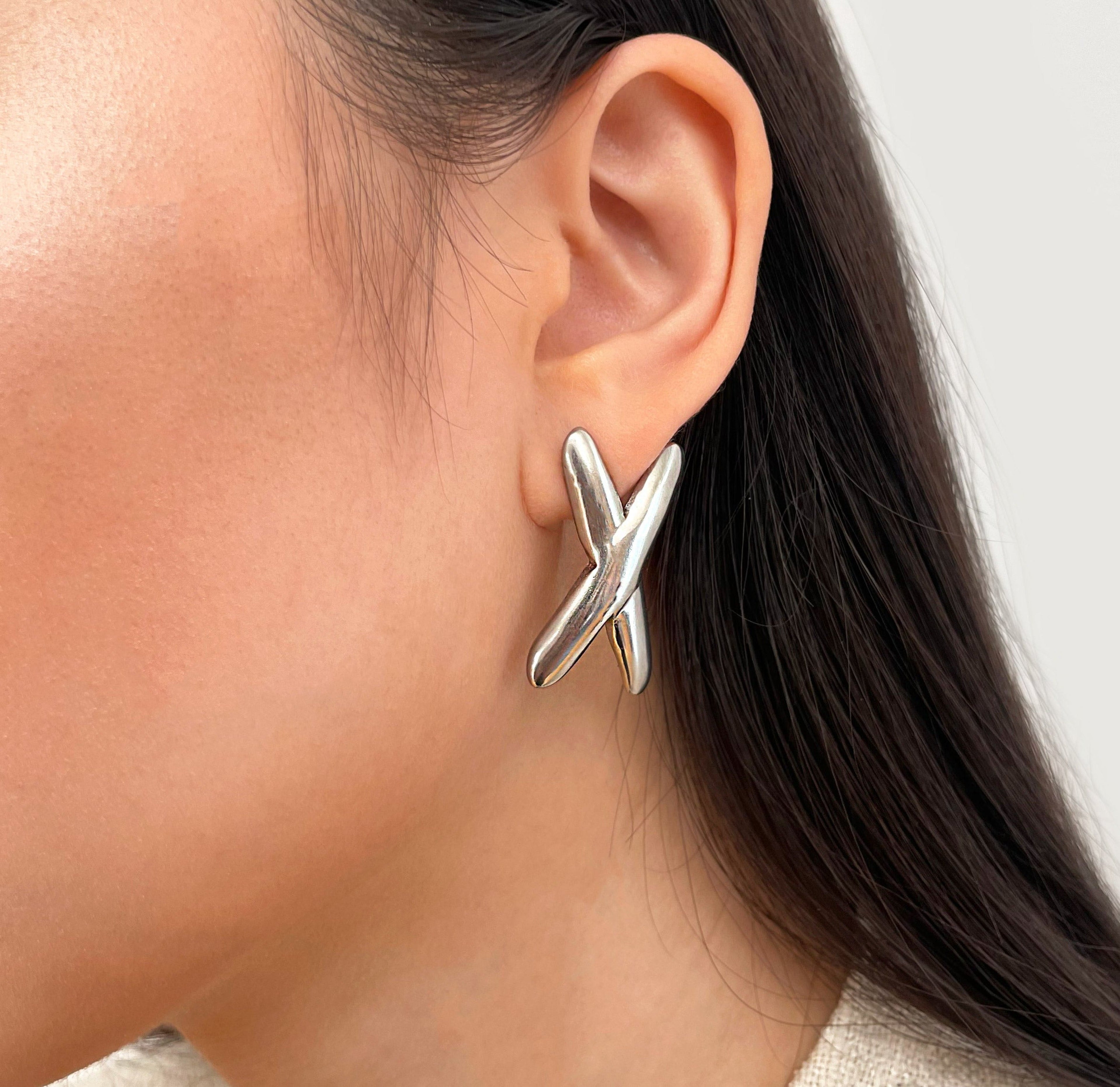 ETTA SILVER X EARRINGS