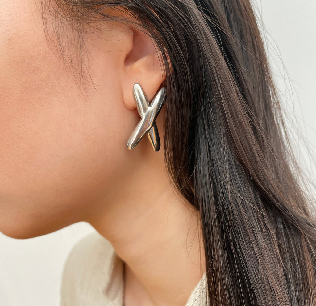 ETTA SILVER X EARRINGS