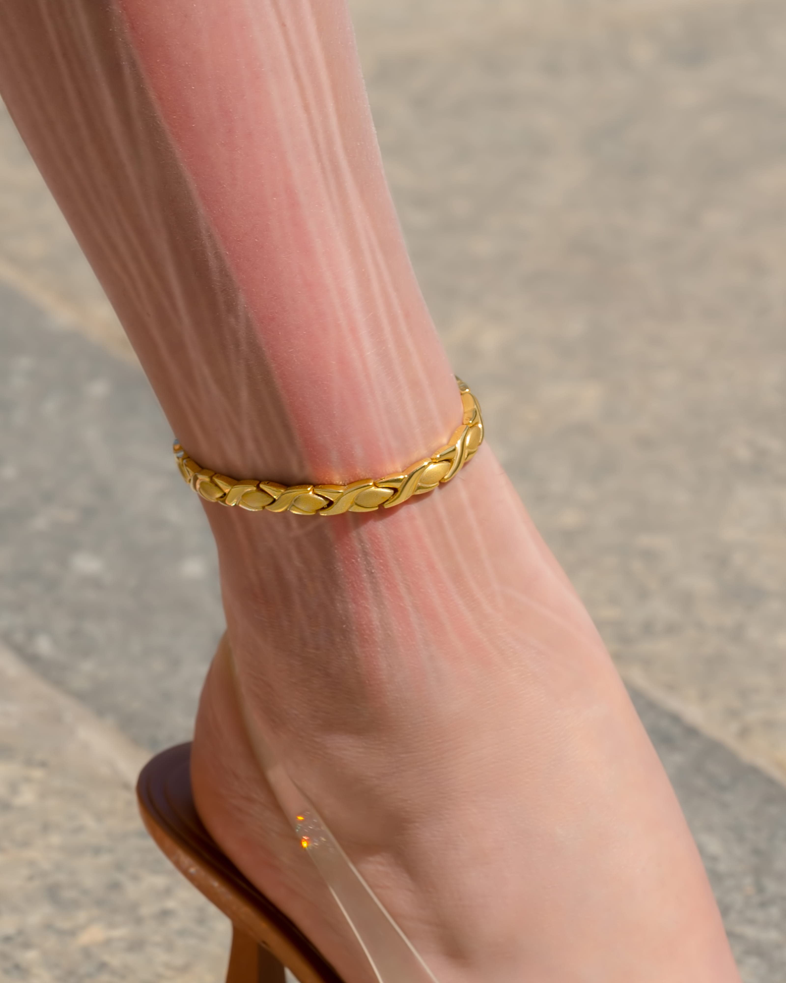 Ultra Strength Titanium Magnetic Therapy Anklet for Women (Gold)