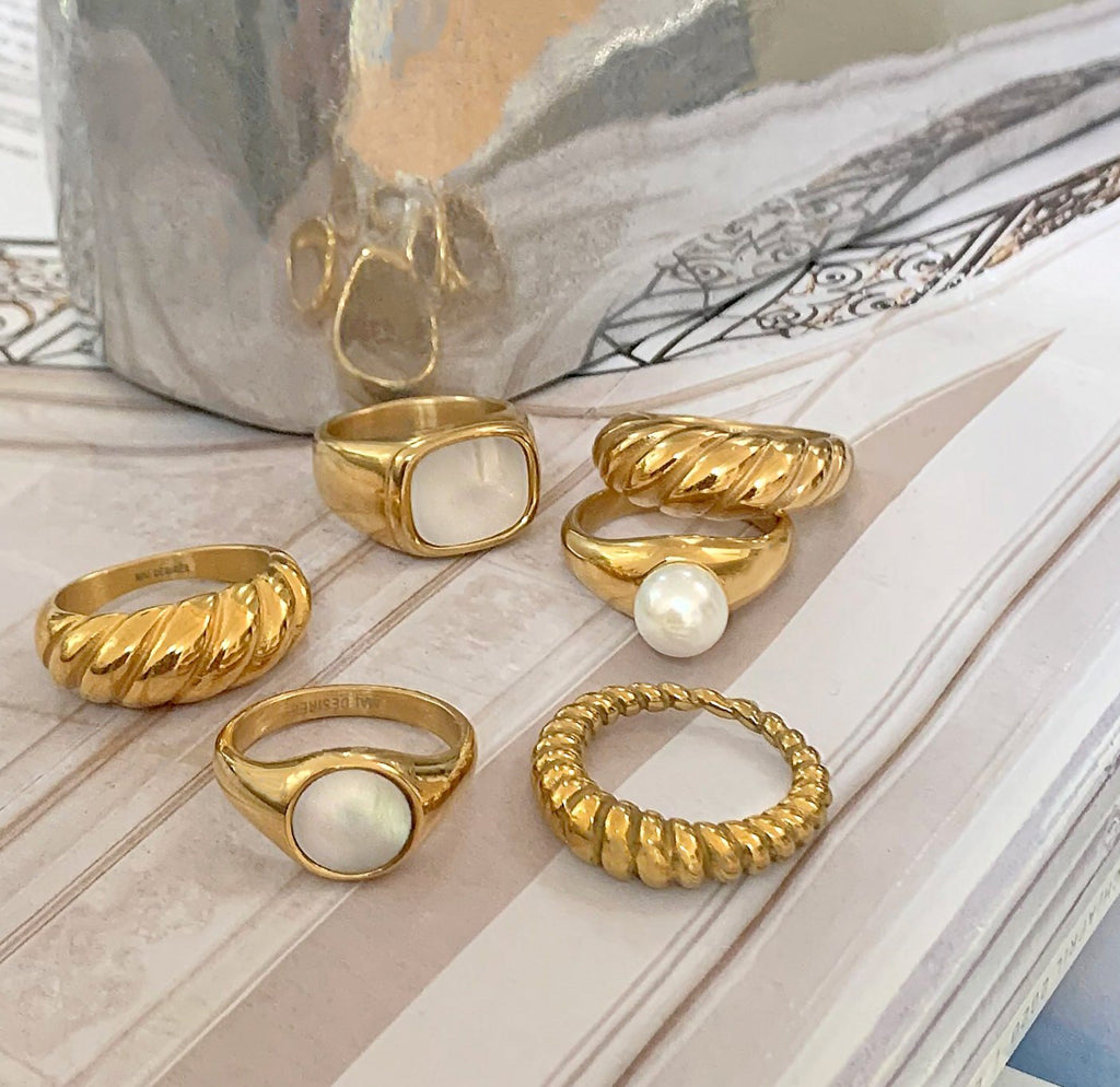 JUNE GOLD PEARL RING