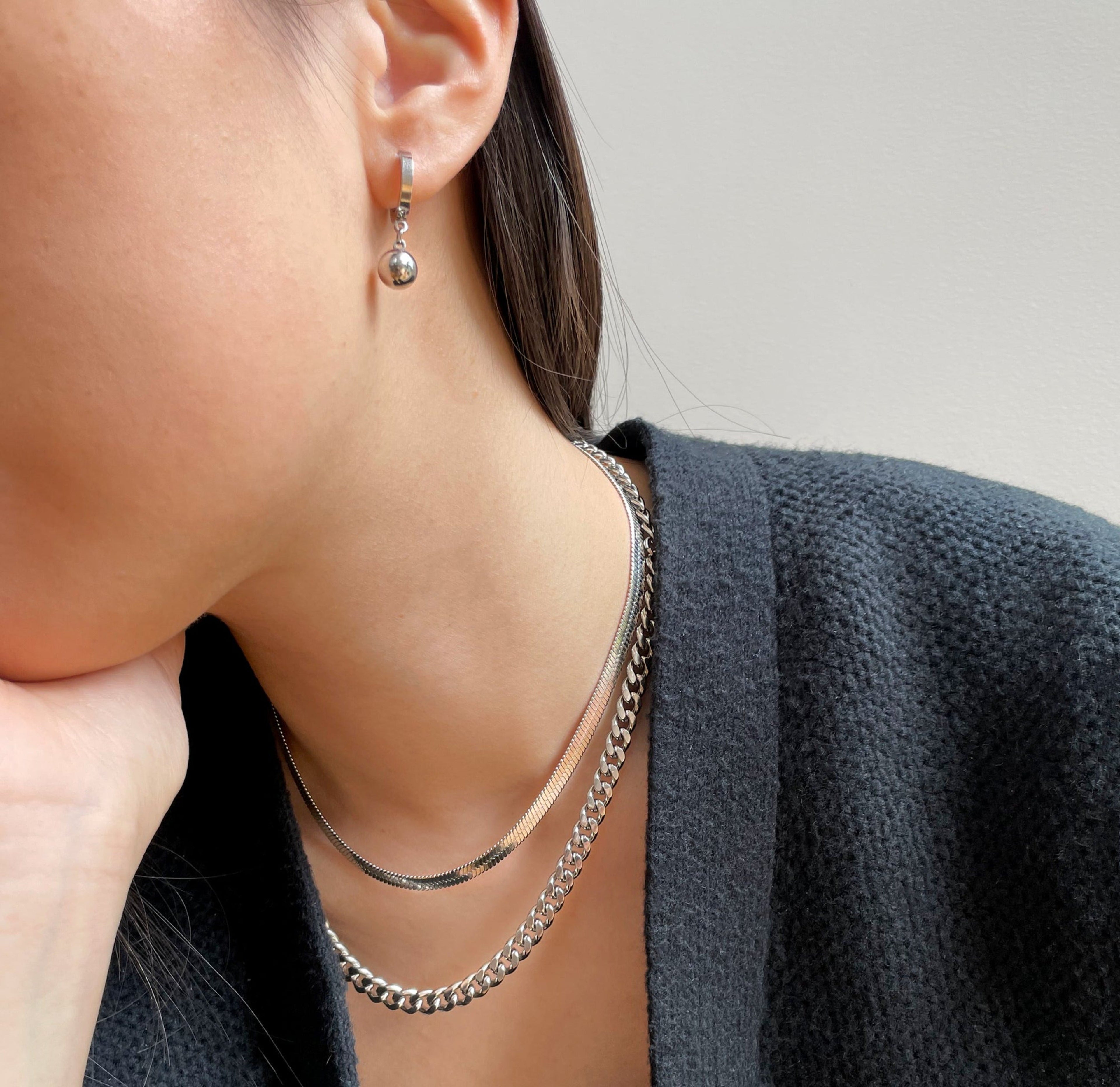 ROSLYN SILVER CURB CHAIN NECKLACE