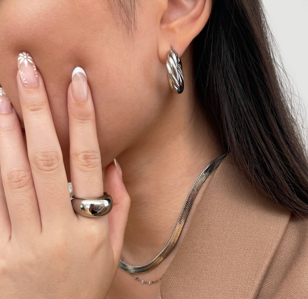 DONNA SILVER SMALL CHUNKY TWIST HOOP EARRINGS