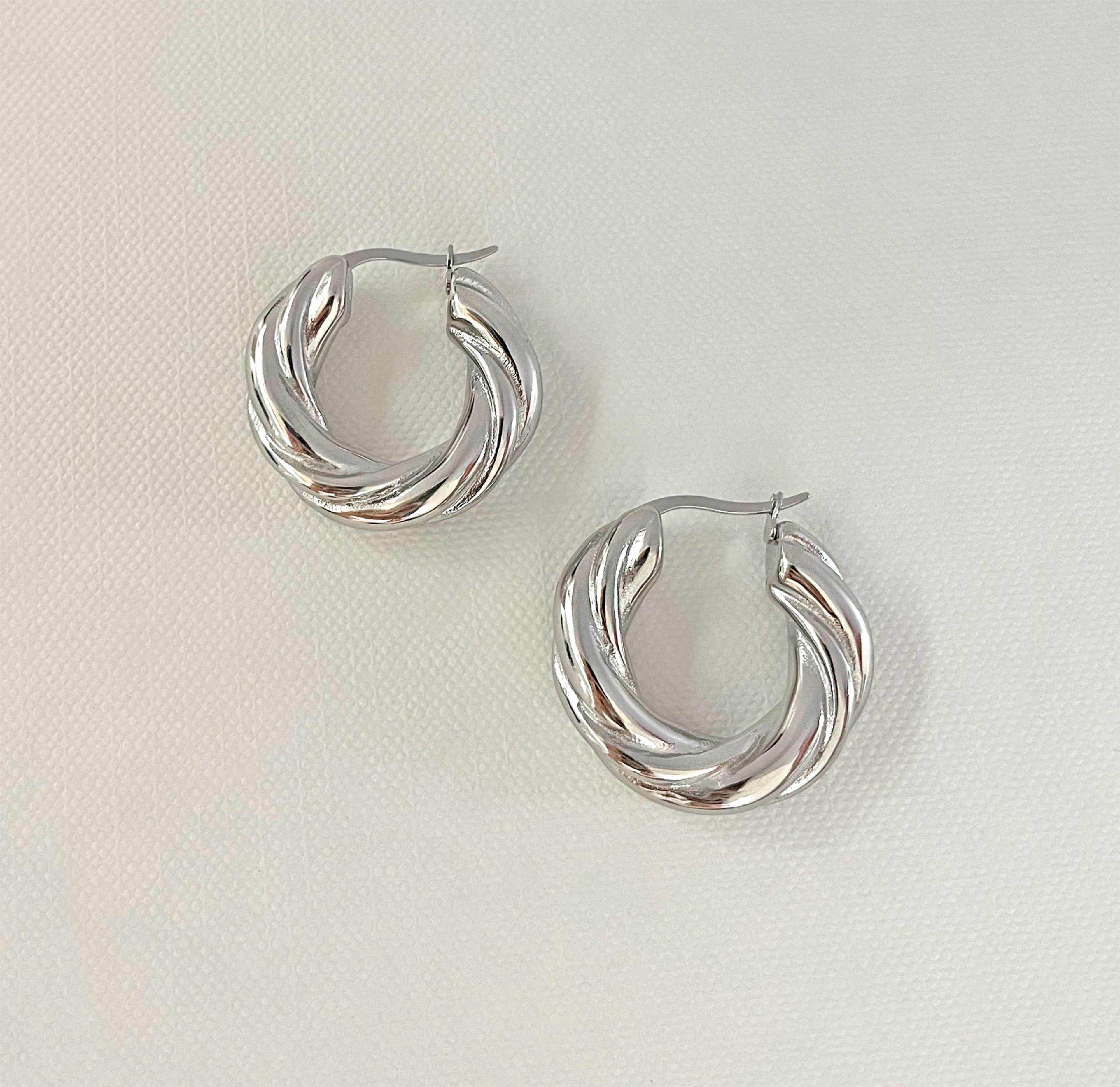 DONNA SILVER SMALL CHUNKY TWIST HOOP EARRINGS