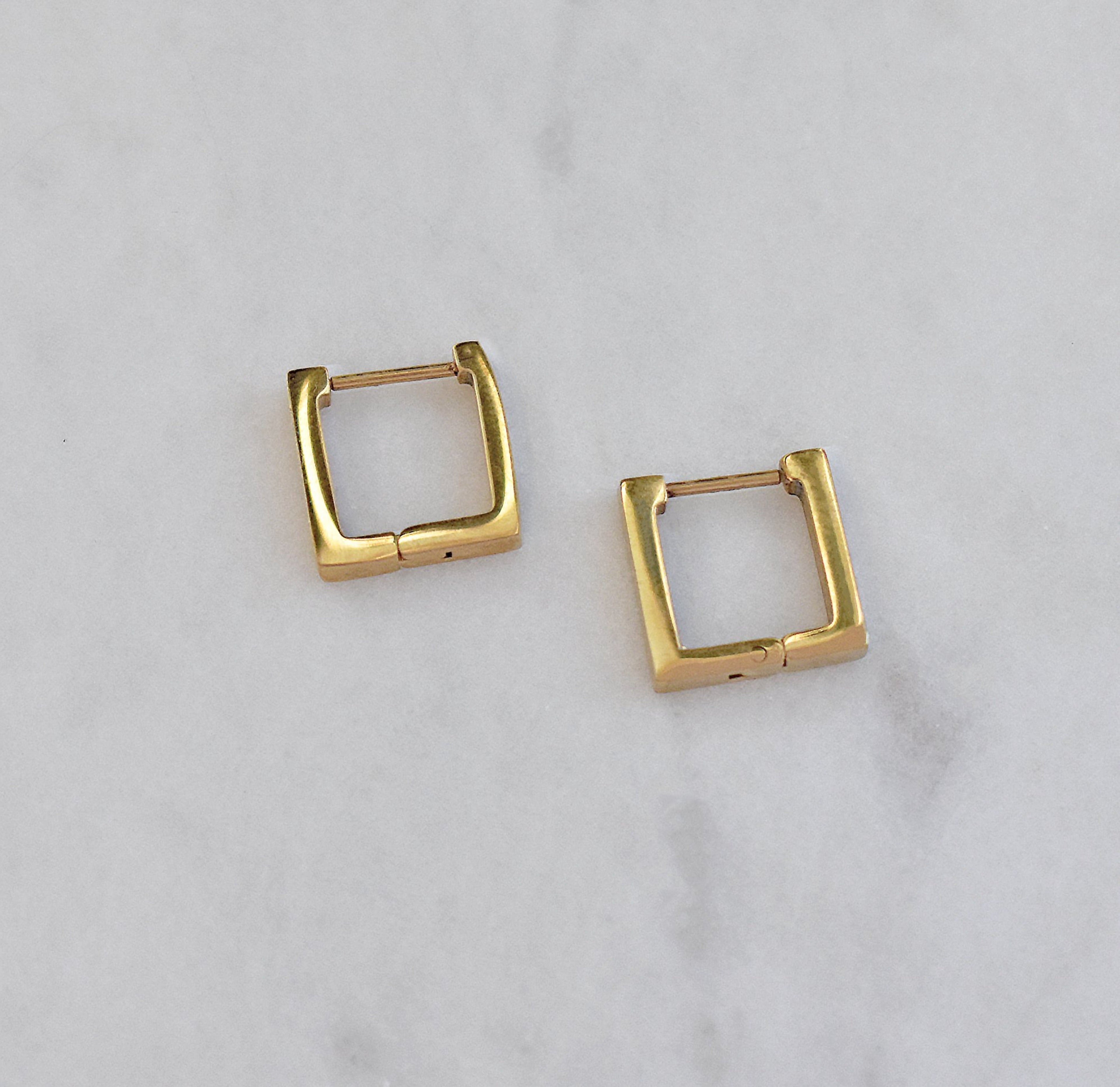 BRIE - GOLD SQUARE HUGGIE EARRINGS