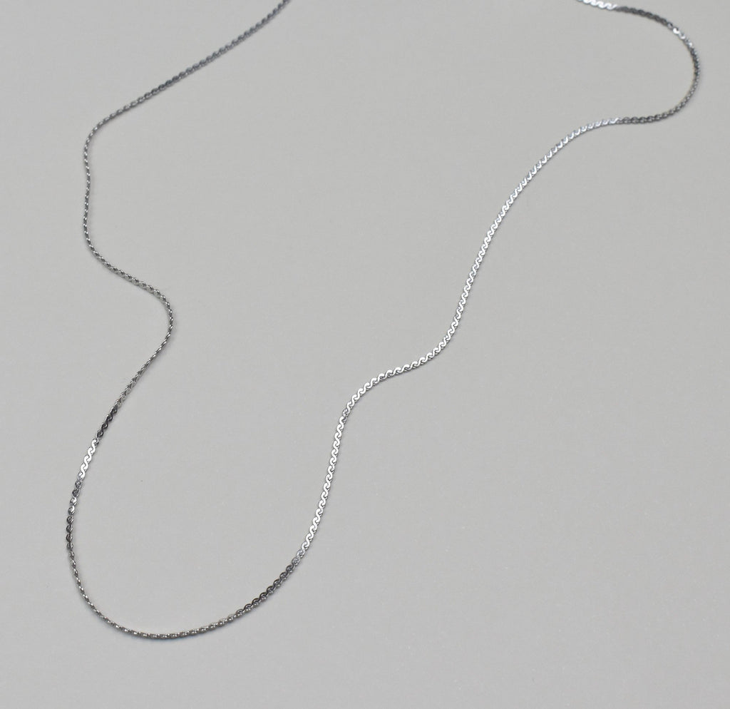 FAYE SILVER THIN CHAIN NECKLACE