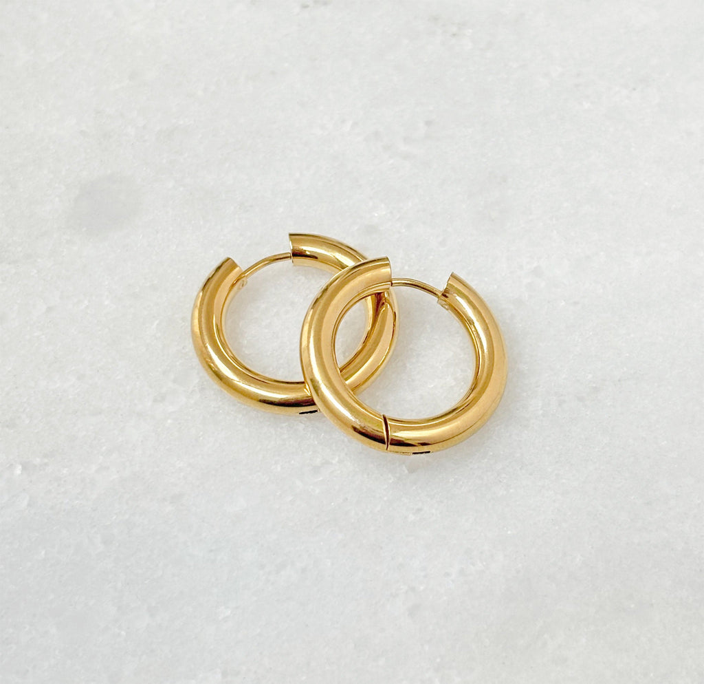 FELICE GOLD CHUNKY SMALL HOOP EARRINGS