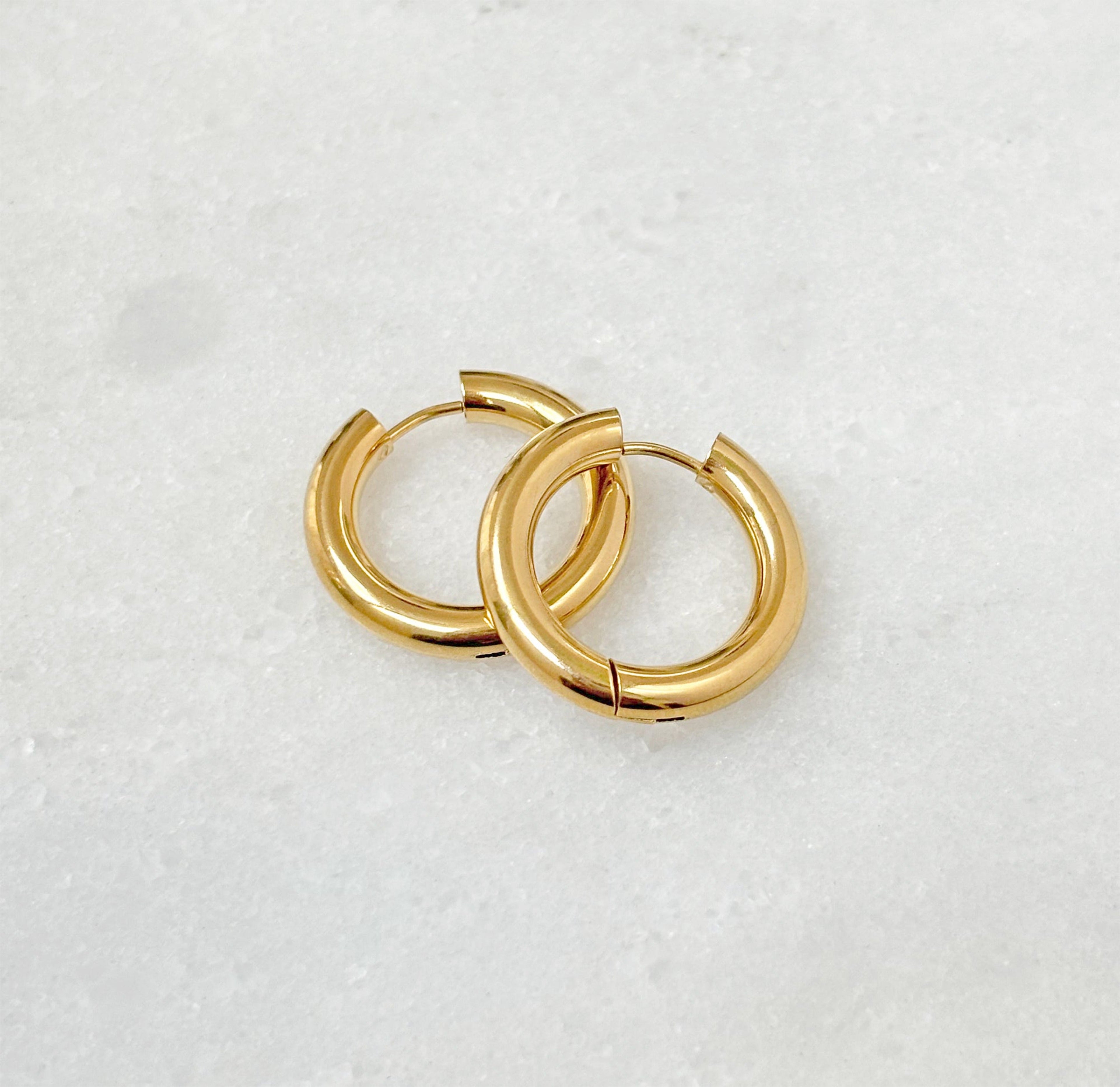 FELICE GOLD CHUNKY SMALL HOOP EARRINGS