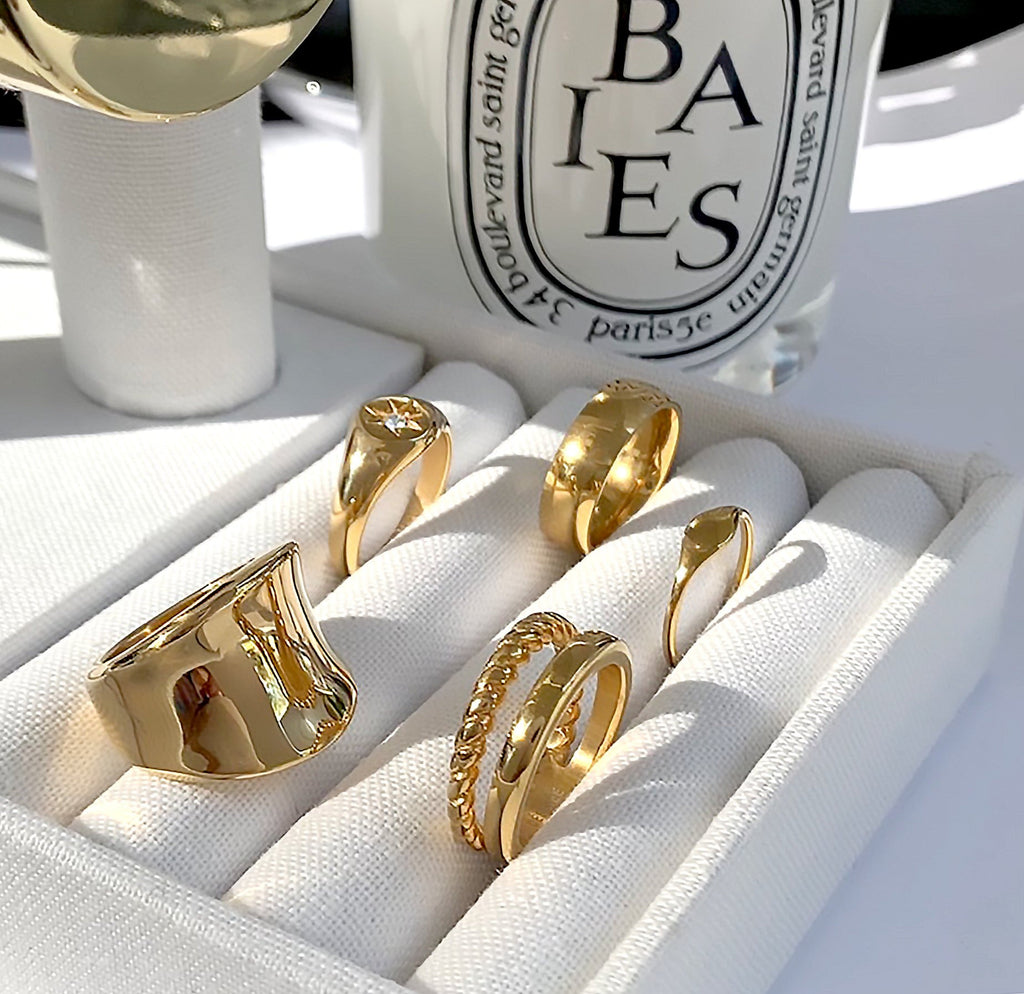 DREW GOLD PINKY SIGNET RING